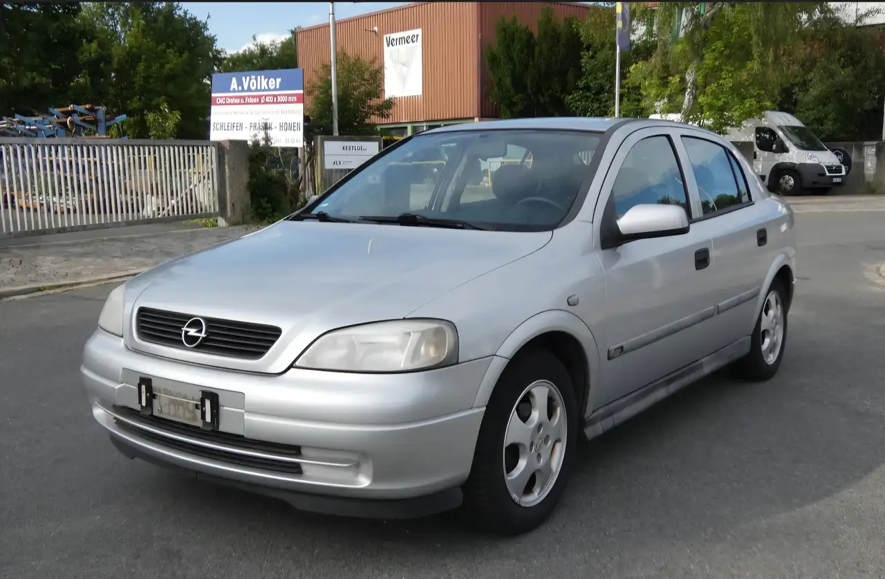 Opel Astra 1.6 Elegance, foto 2