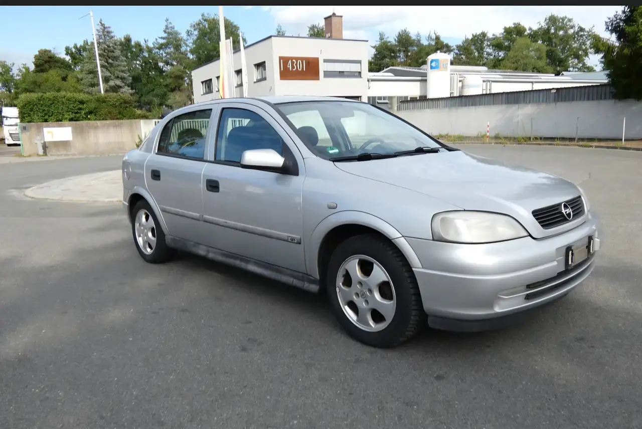 Opel Astra 1.6 Elegance, foto 1