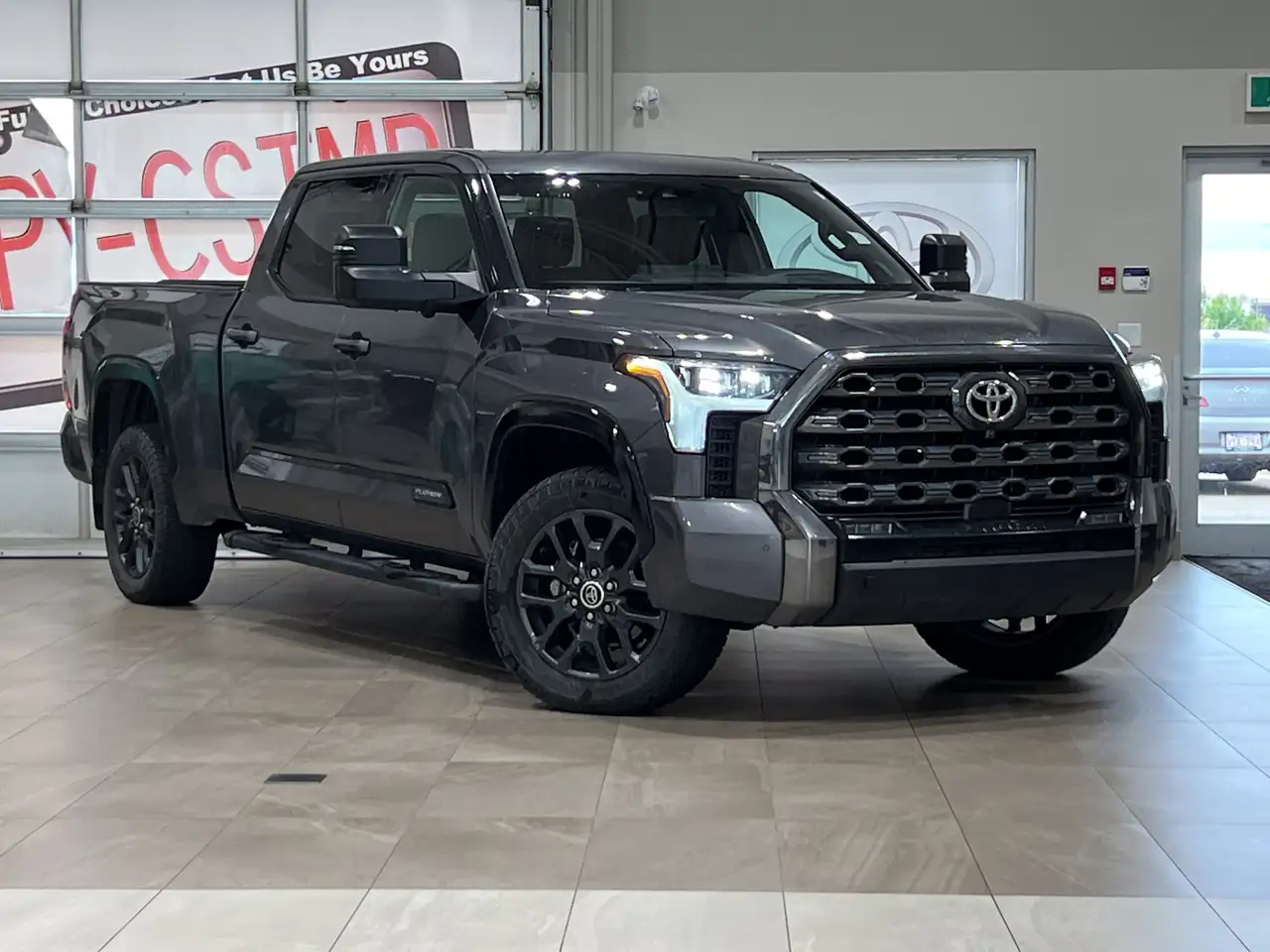 Toyota Tundra снимка Toyota Tundra