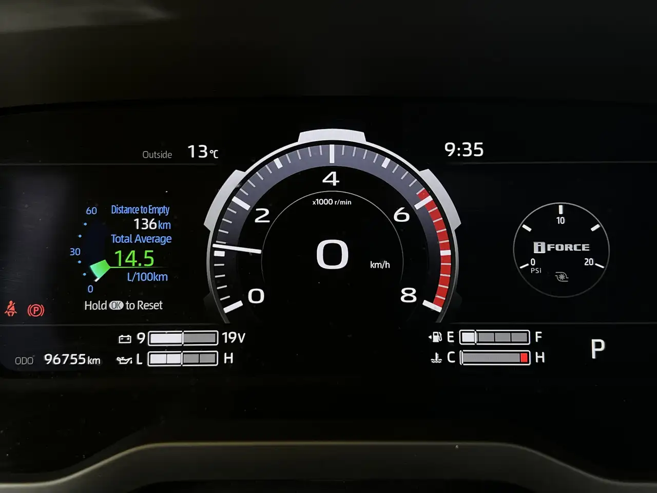 Toyota Tundra снимка Toyota Tundra