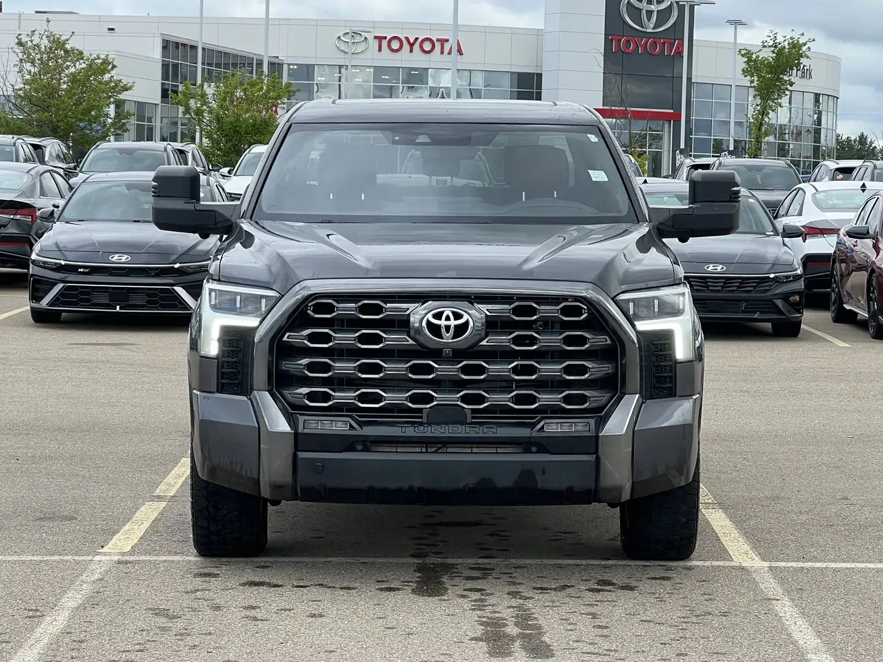 Toyota Tundra снимка Toyota Tundra