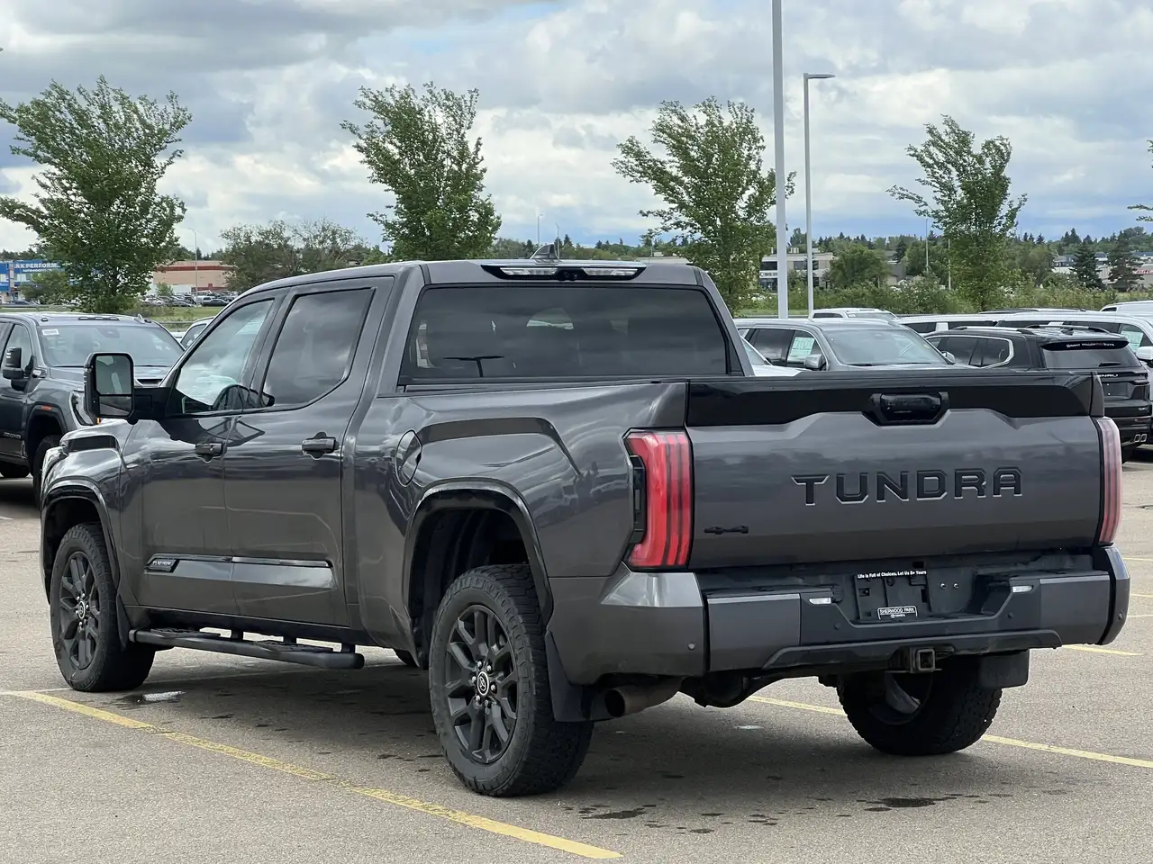 Toyota Tundra снимка Toyota Tundra