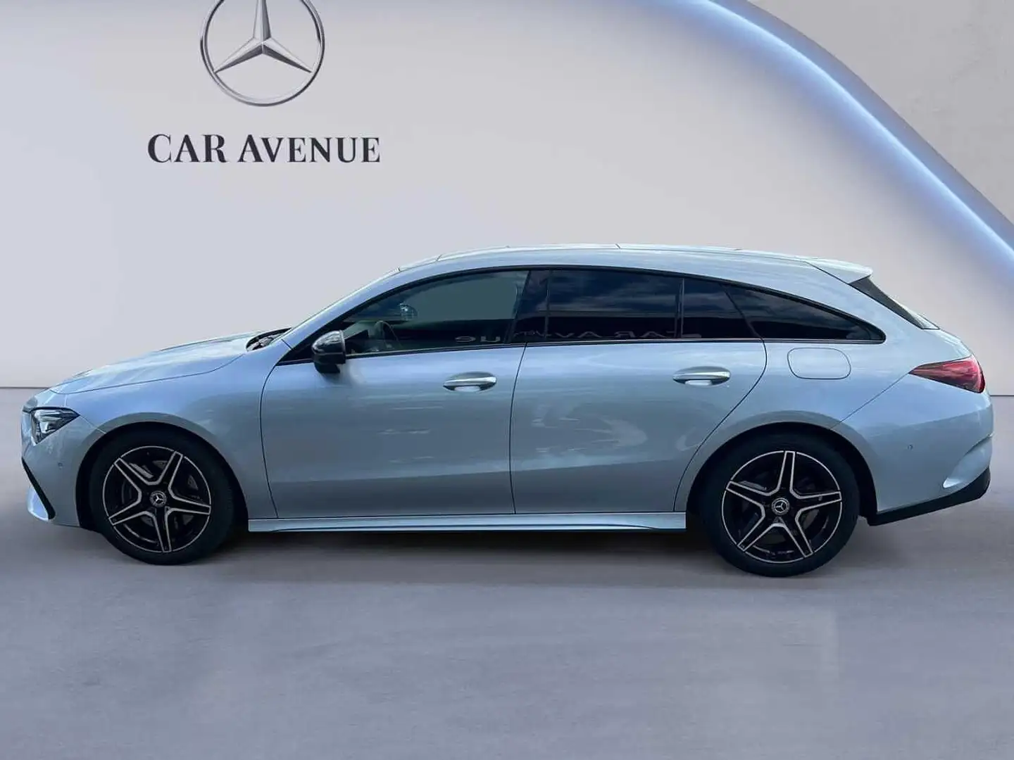 Mercedes-Benz CLA 200 Shooting Brake AMG Line - 2