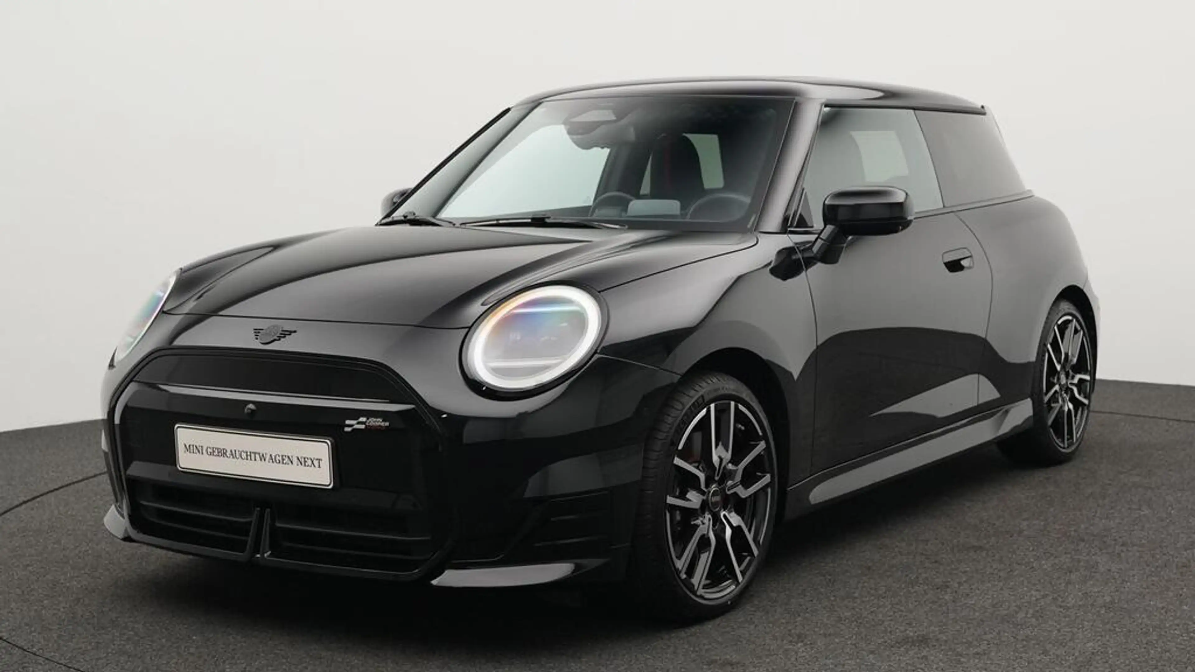 MINI Cooper SE John Cooper Works Trim