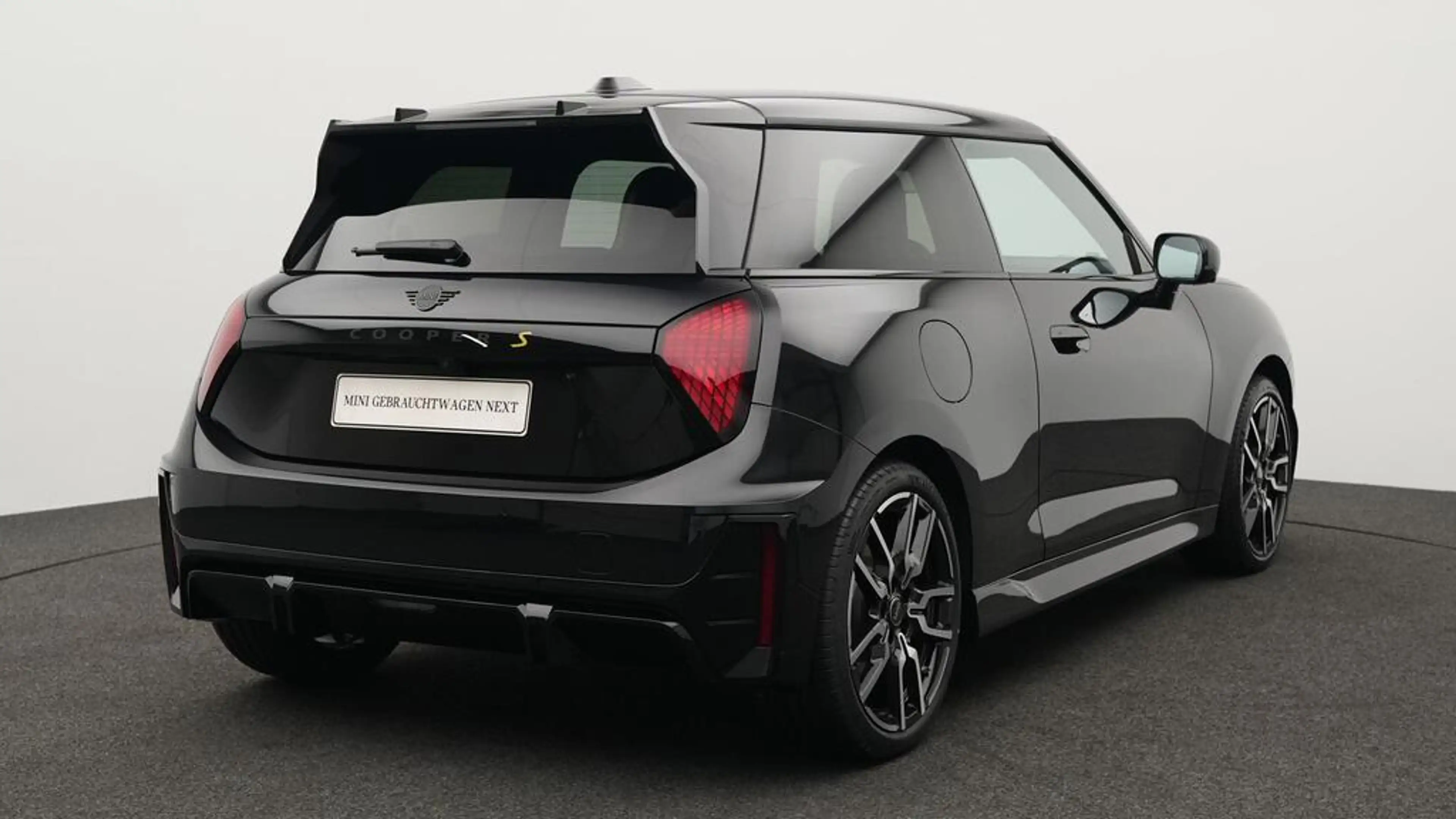 MINI Cooper SE John Cooper Works Trim — photo 4