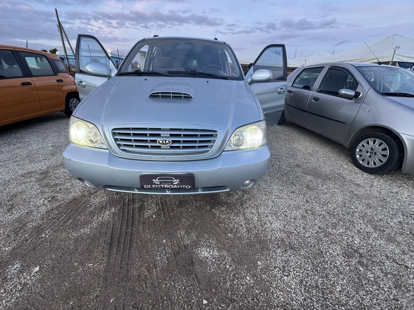 Kia Carnival 2.9 crdi (hpdi) 16v LX Plateado - 1