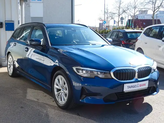 BMW 318 d Touring Aut Advantage 17" Navi Leder LED