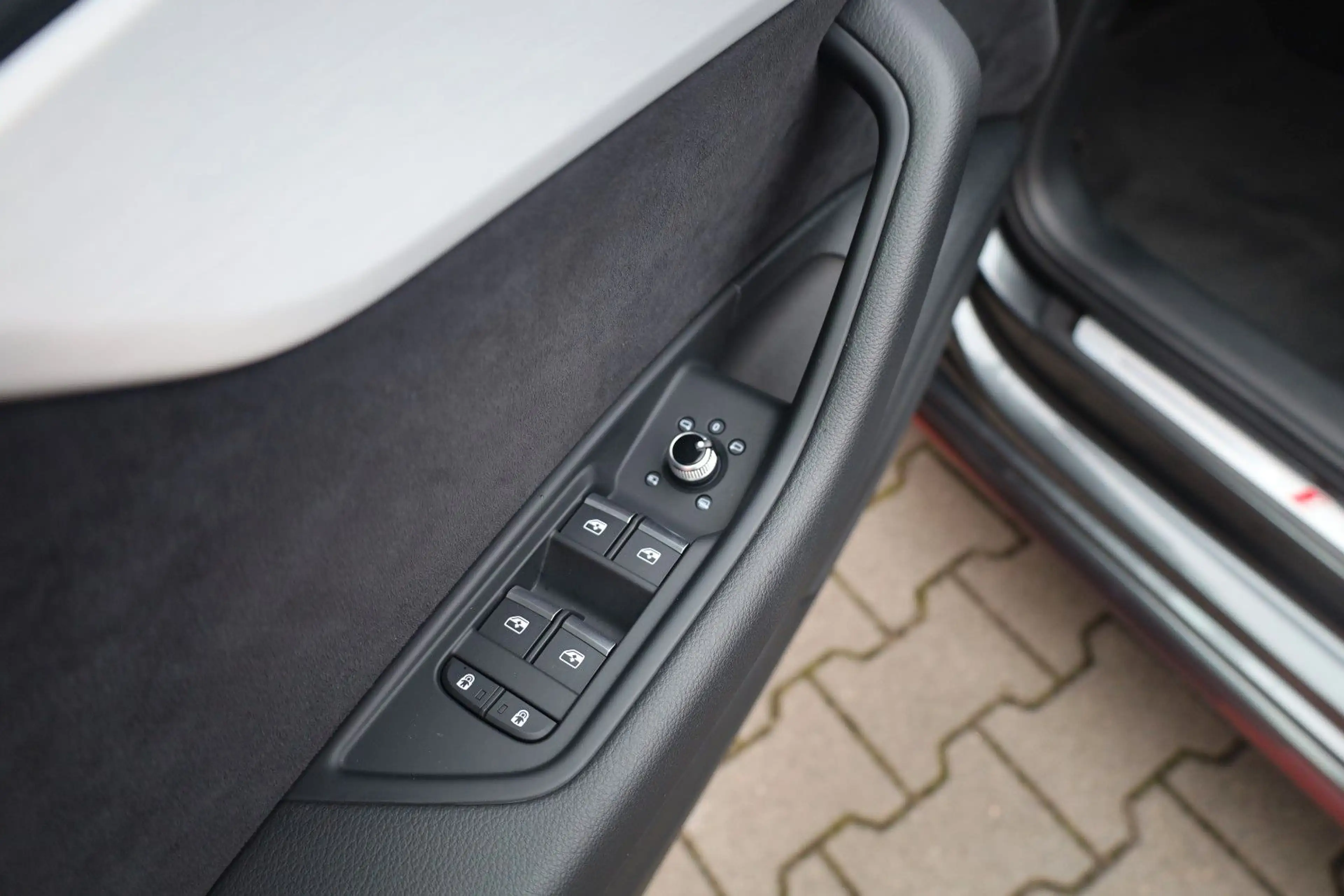 Audi A4 Avant 35 TFSI S line Massagesitze Alcantara — photo 13