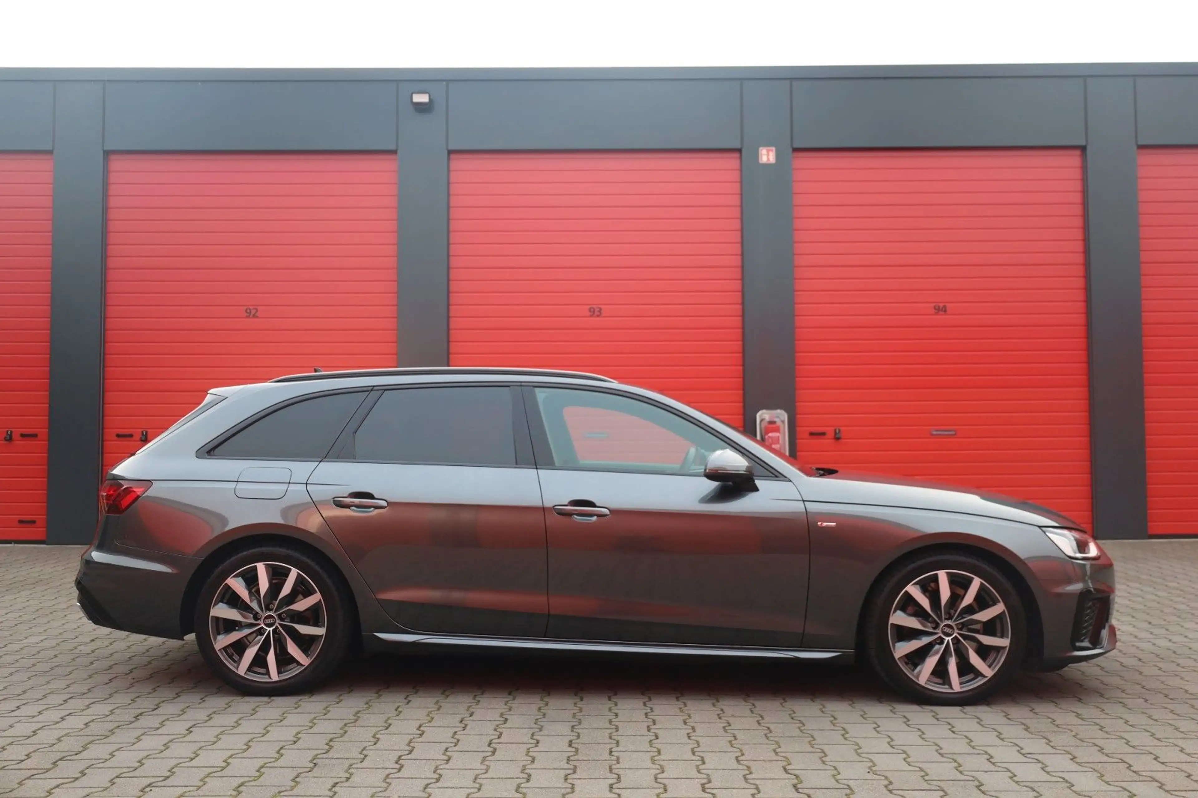 Audi A4 Avant 35 TFSI S line Massagesitze Alcantara — photo 4