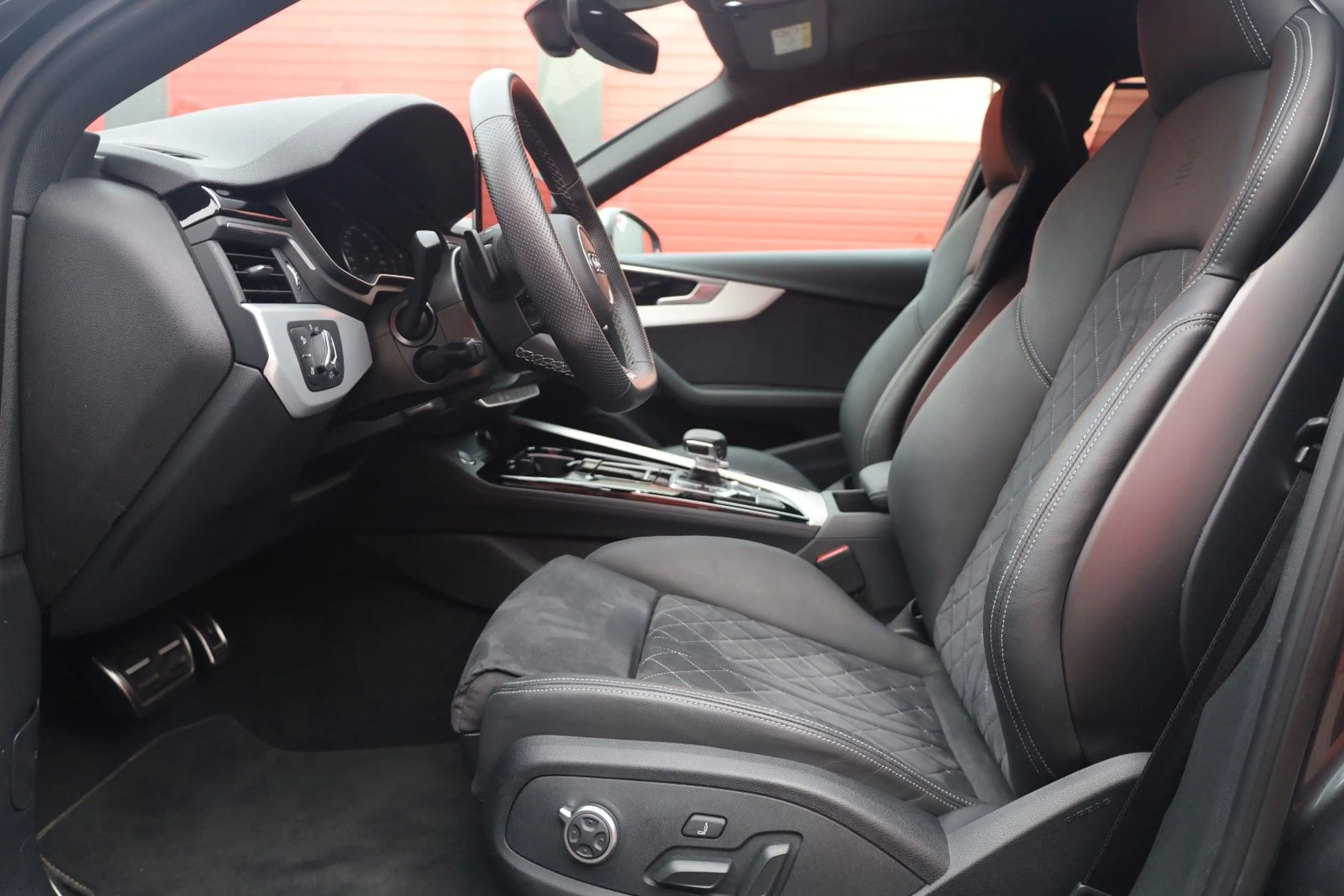 Audi A4 Avant 35 TFSI S line Massagesitze Alcantara — photo 15
