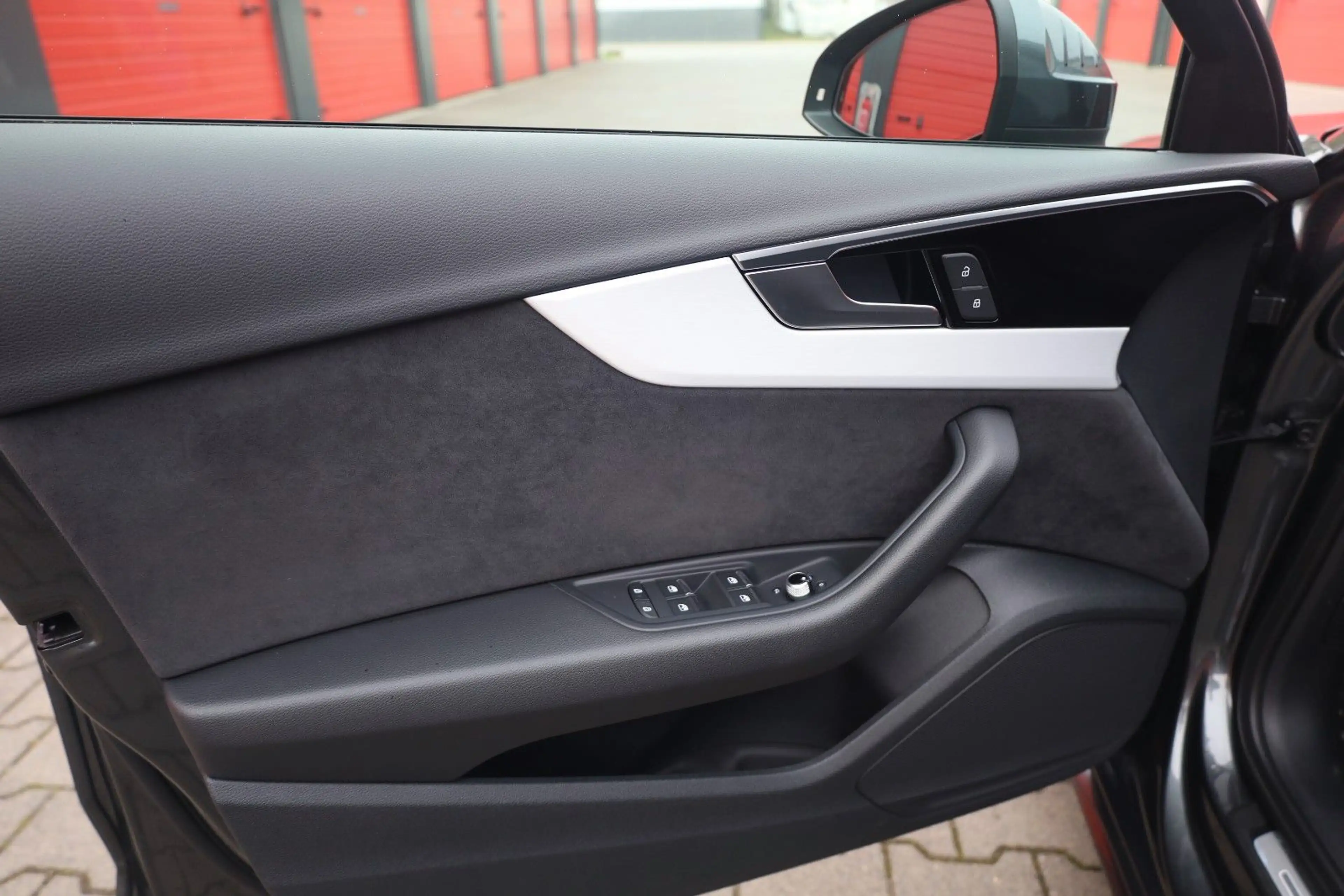 Audi A4 Avant 35 TFSI S line Massagesitze Alcantara — photo 12
