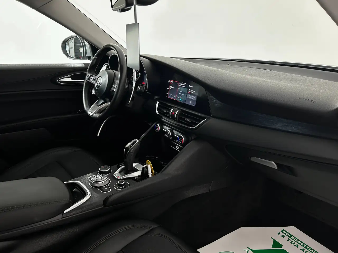 Alfa Romeo Giulia 2021 — фото 13