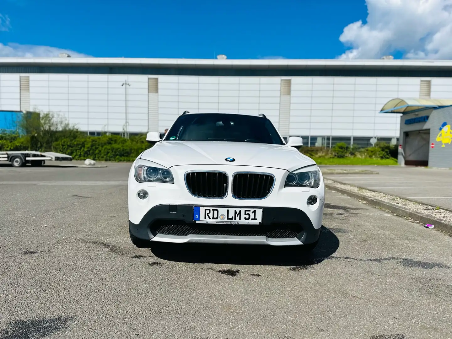BMW X1 sDrive 18d Weiß - 2
