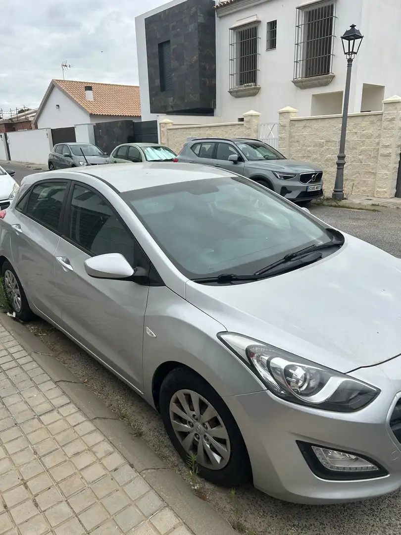 Hyundai i30 i30 1.6 GDI BD Tecno 135 Tecno Plateado - 2