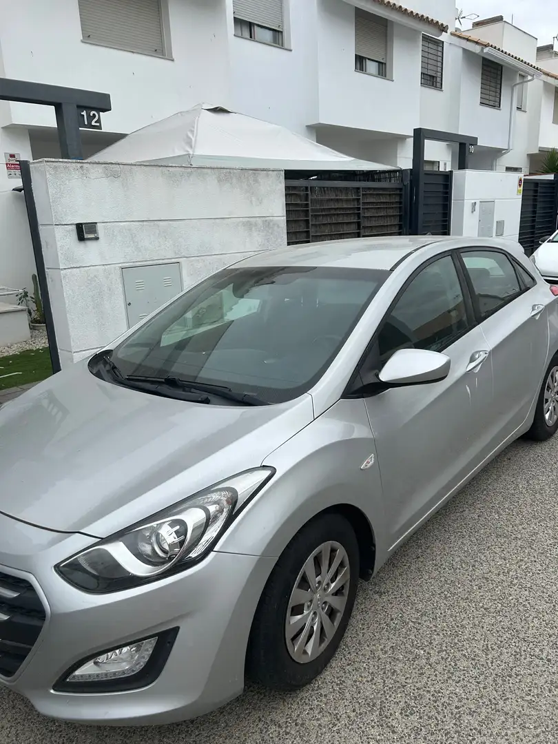 Hyundai i30 i30 1.6 GDI BD Tecno 135 Tecno Plateado - 1