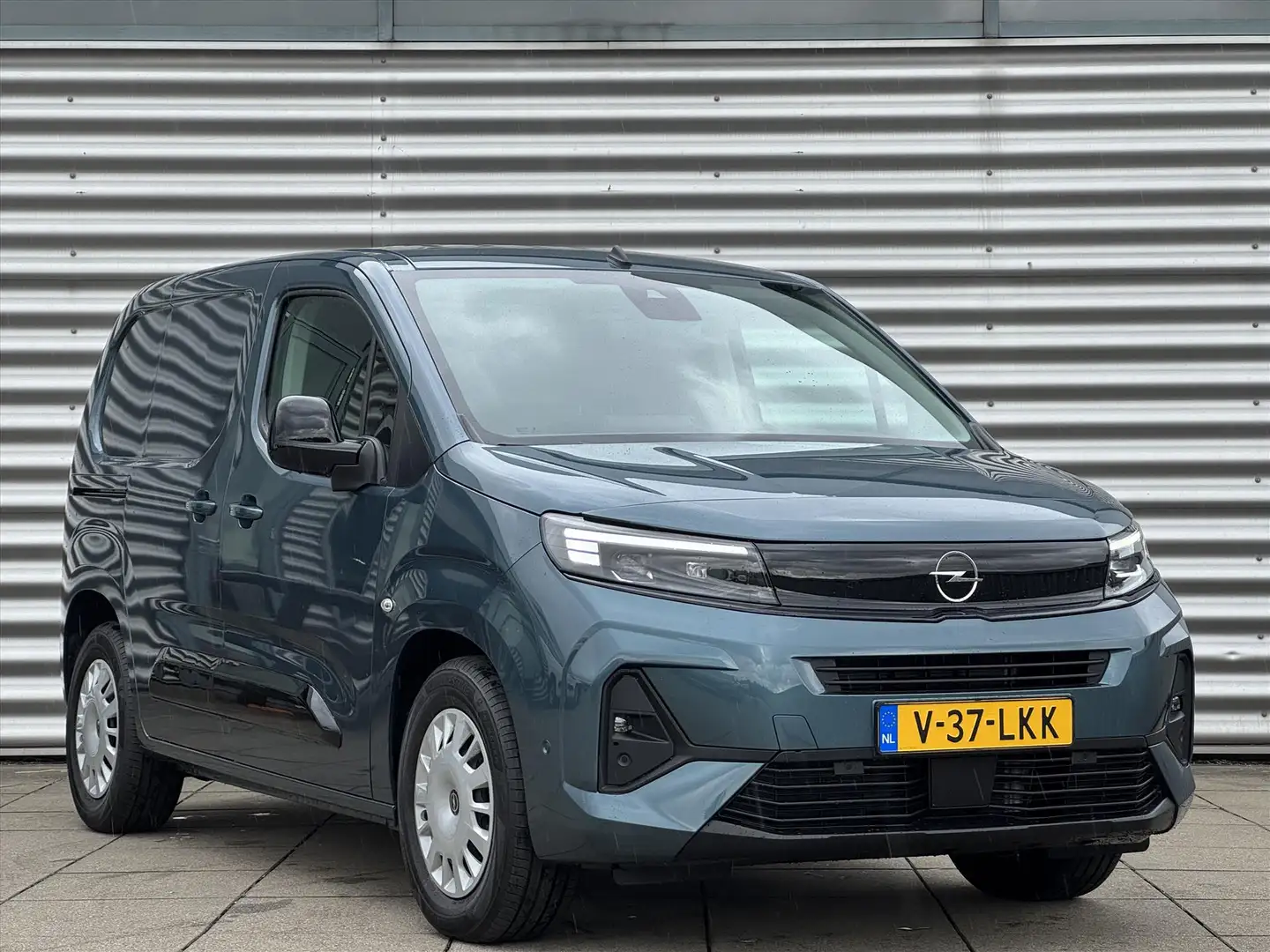 Opel Combo Cargo 50kWh 136pk 11 kW L2H1 | Digitale binnenspie Blauw - 2