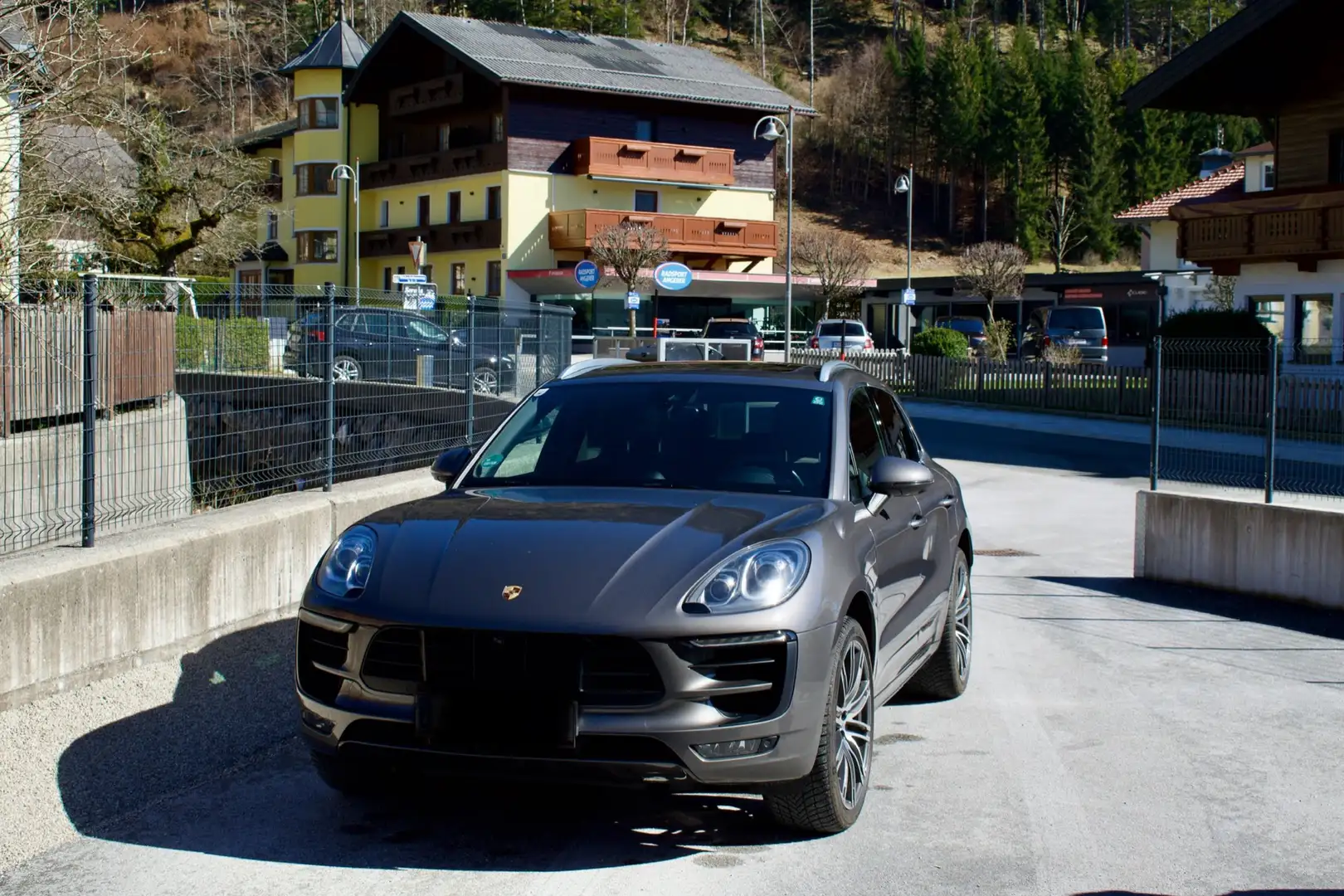 Porsche Macan Porsche MacanS-Pano-Sitzbelüftung-360° Grau - 1