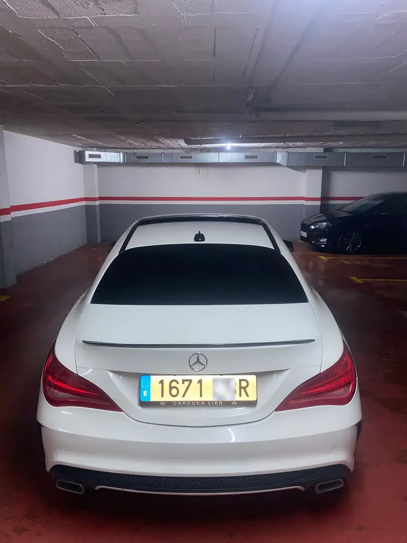 Mercedes-Benz CLA 180 AMG Line - 2