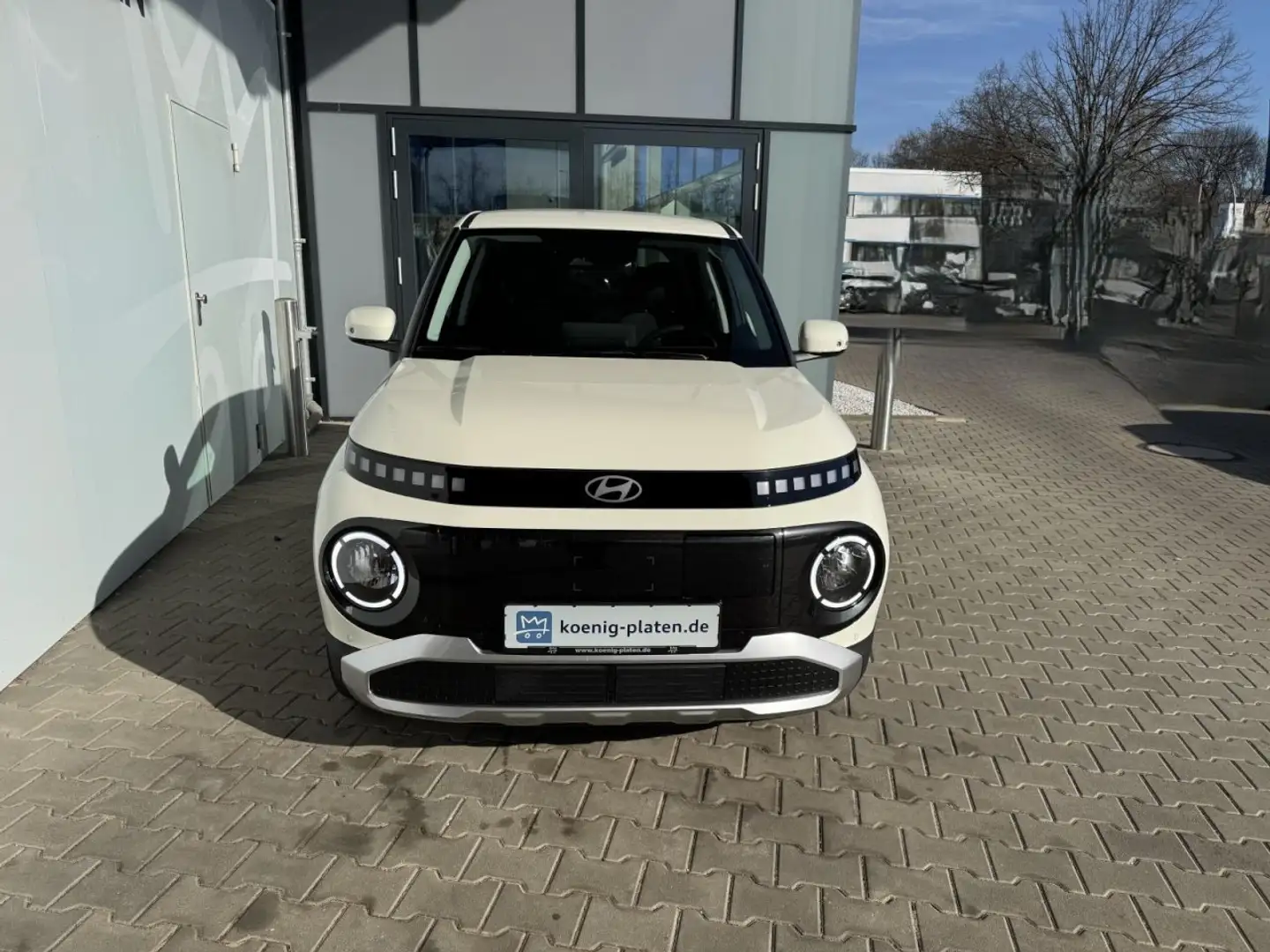 Hyundai Inster EV 42 kWh (97 PS) 2WD TREND Effizienz-P. Klima Beige - 2