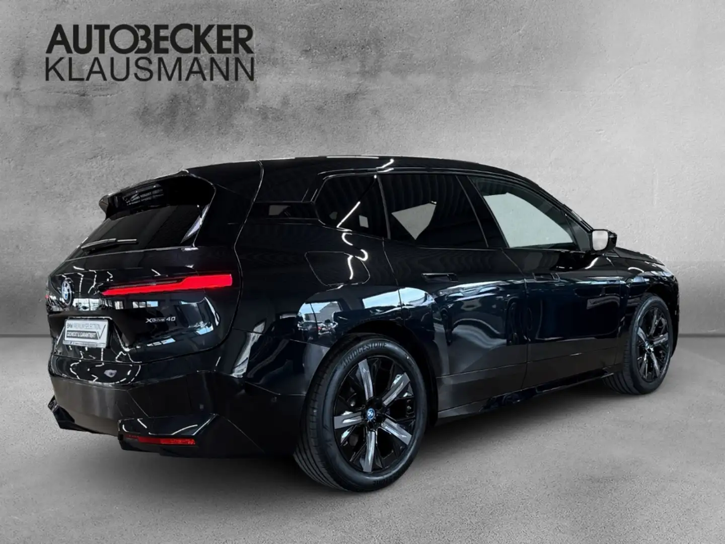 BMW iX 40 xDrive SPORTPAKET 21''PANORAMA AHK KAMERA LC PR Schwarz - 2
