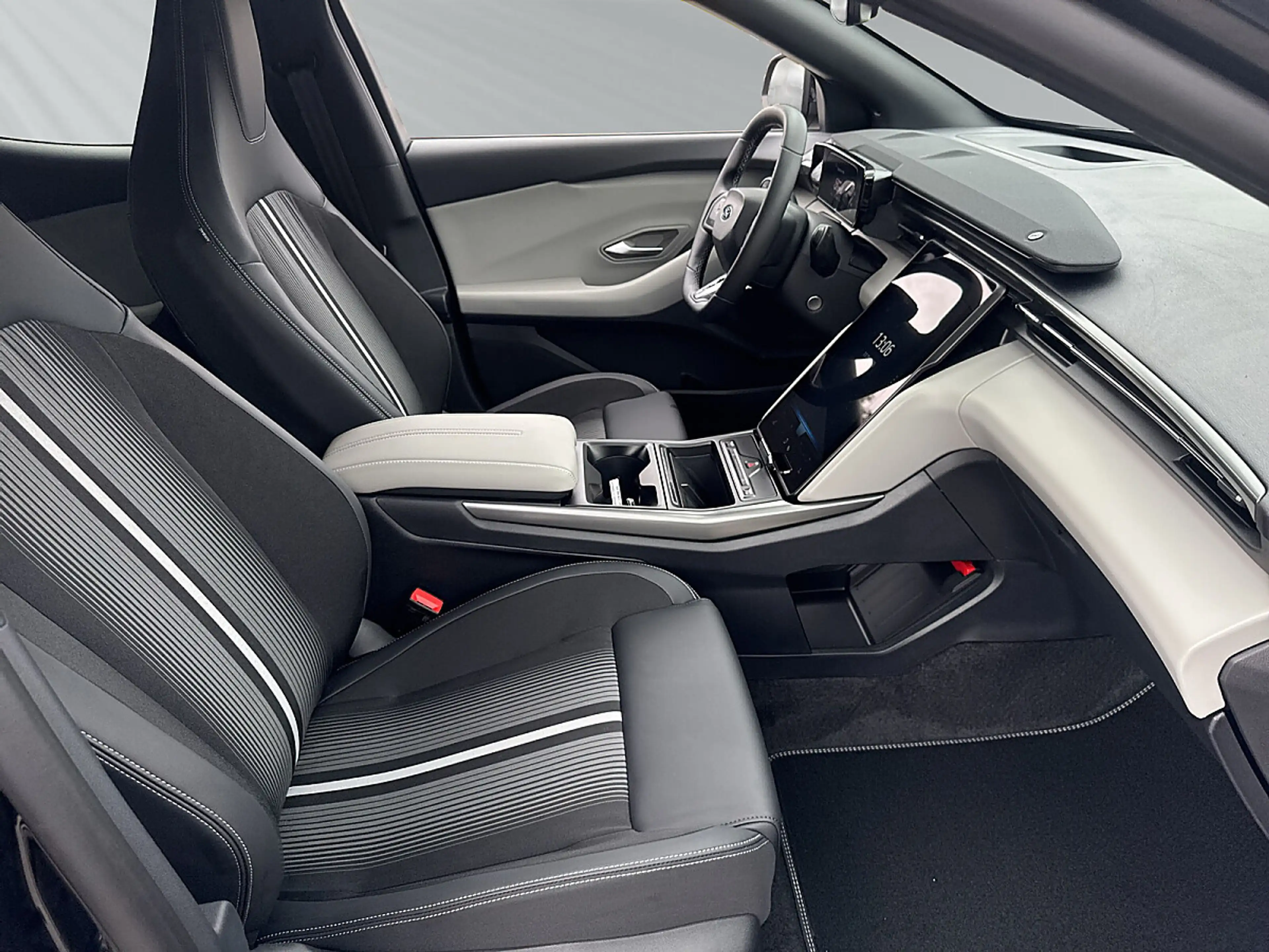 Ford Capri Elektro 79kWh Extended Range Select — photo 10