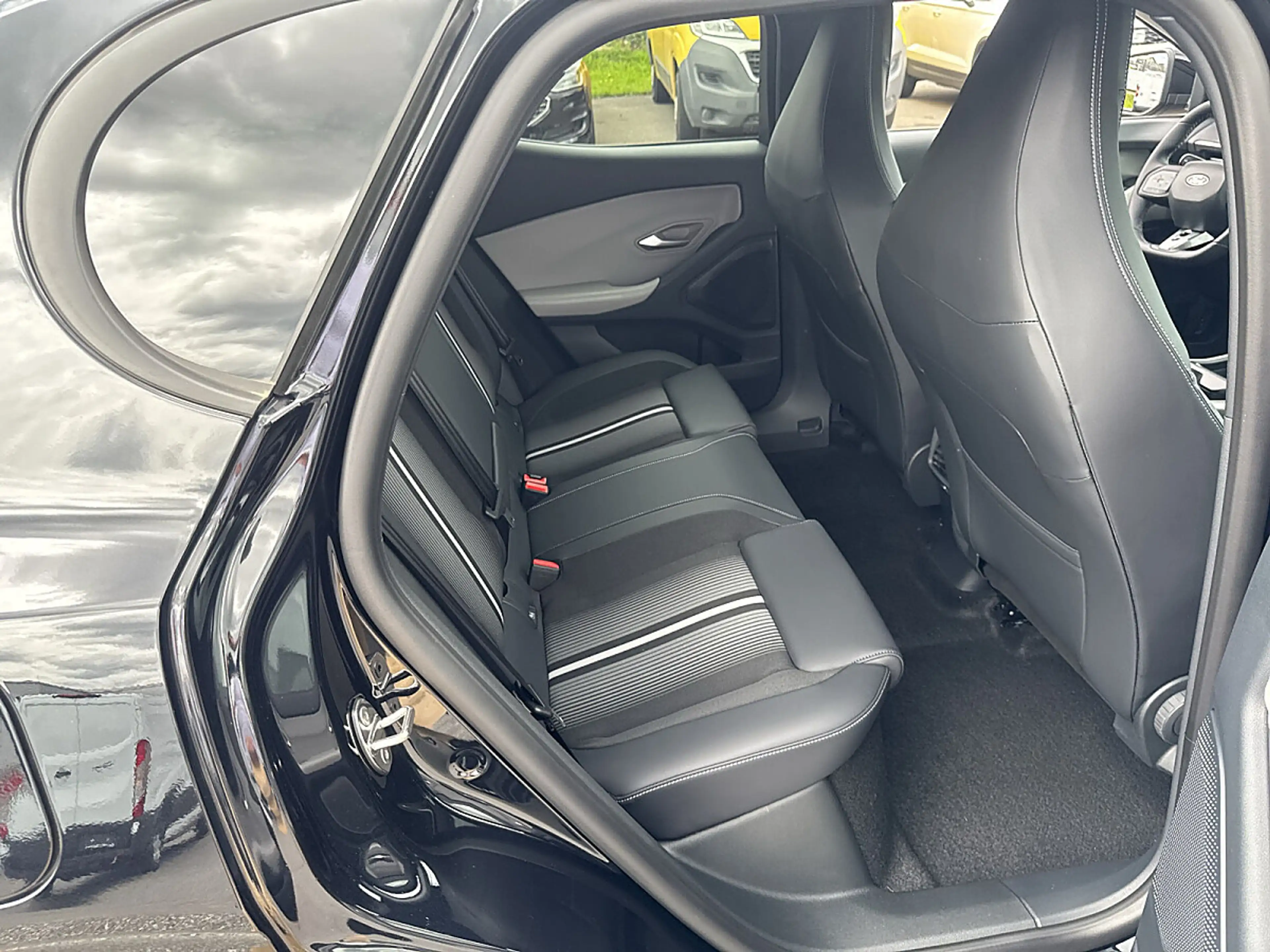 Ford Capri Elektro 79kWh Extended Range Select — photo 12