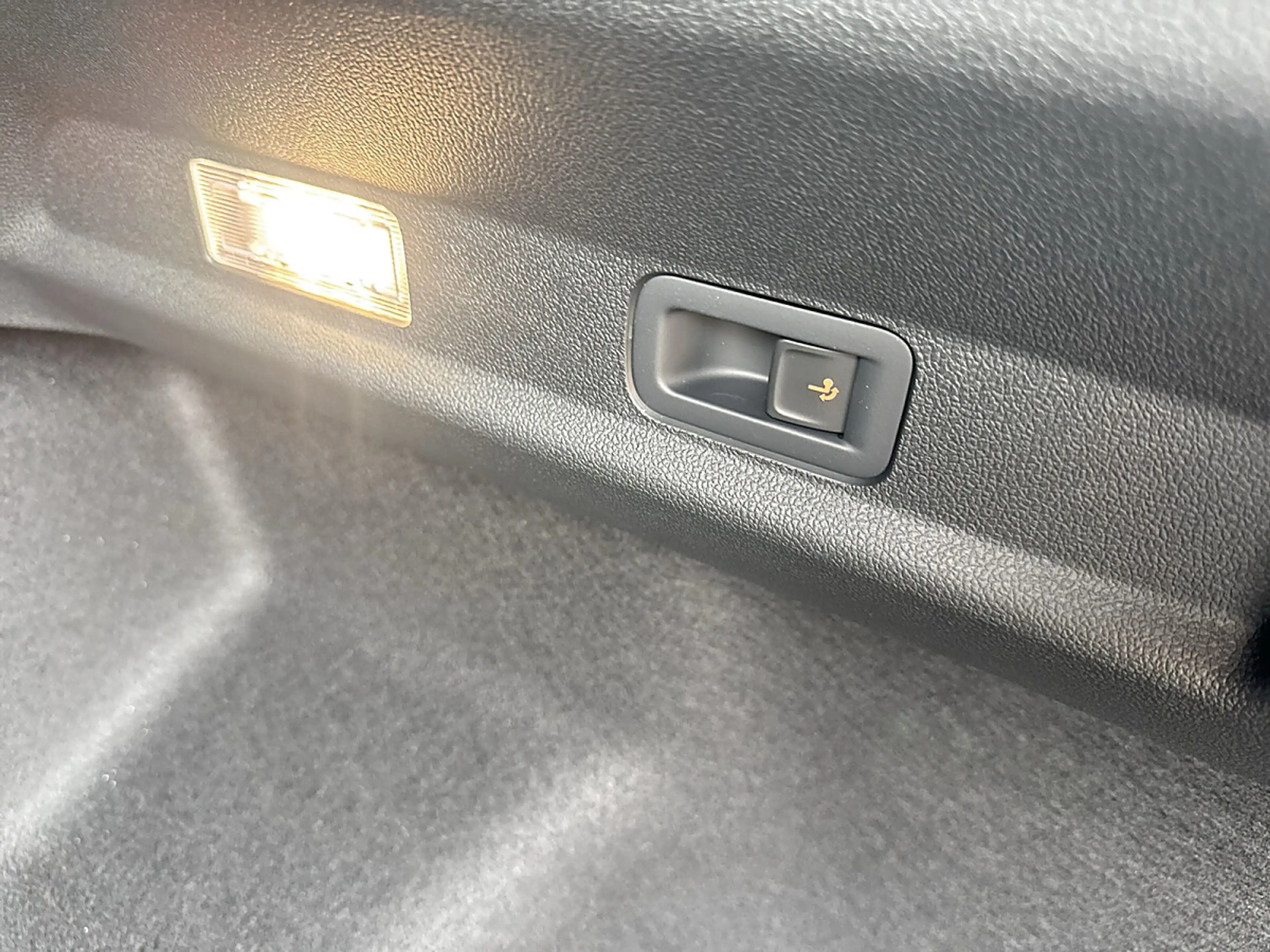 Ford Capri Elektro 79kWh Extended Range Select — photo 14