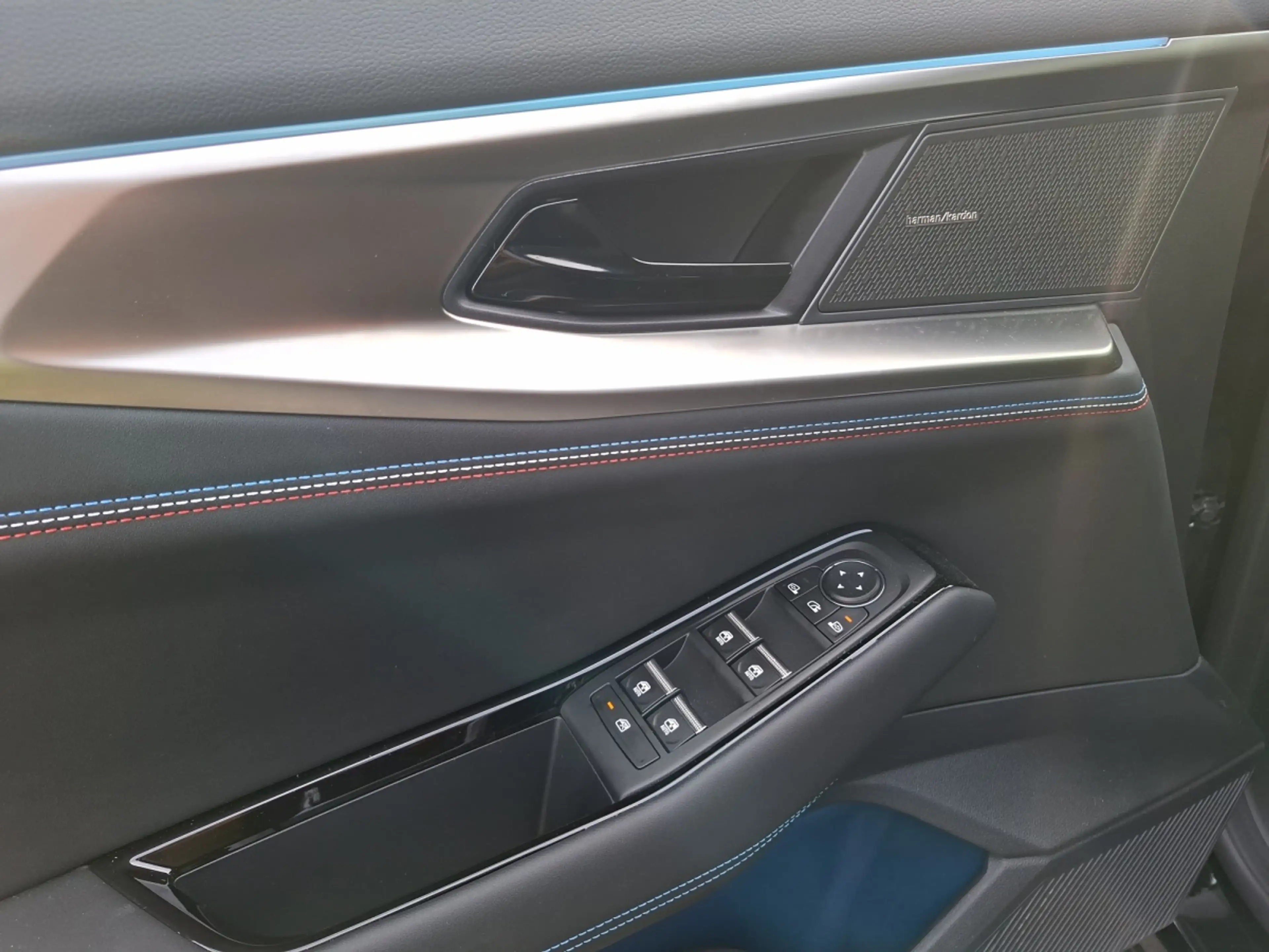 Renault Rafale Atelier Alpine Hybrid E-Tech 4x4 300 — photo 18