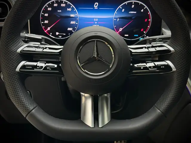 Mercedes-Benz GLC view 13