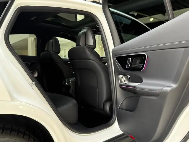 Mercedes-Benz GLC view 21
