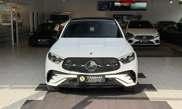 Mercedes-Benz GLC view 3