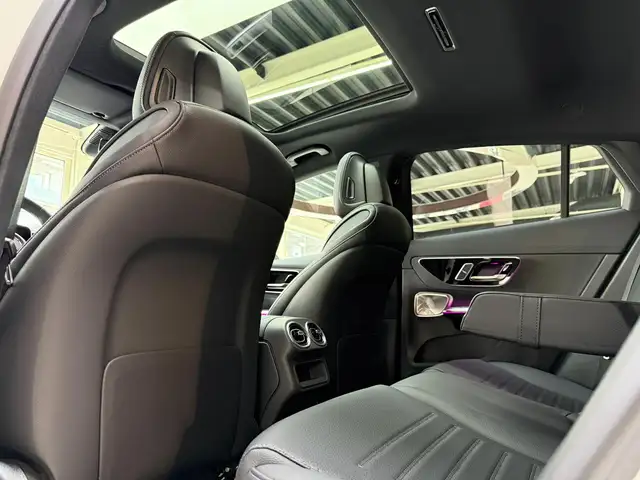 Mercedes-Benz GLC view 24