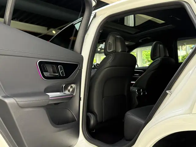 Mercedes-Benz GLC view 23