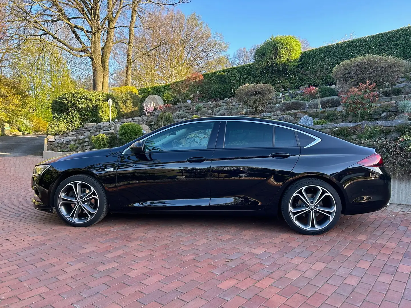 Opel Insignia Insignia Grand Sport 1.6 Turbo EXCLUSIVE OPC-LINE Schwarz - 2