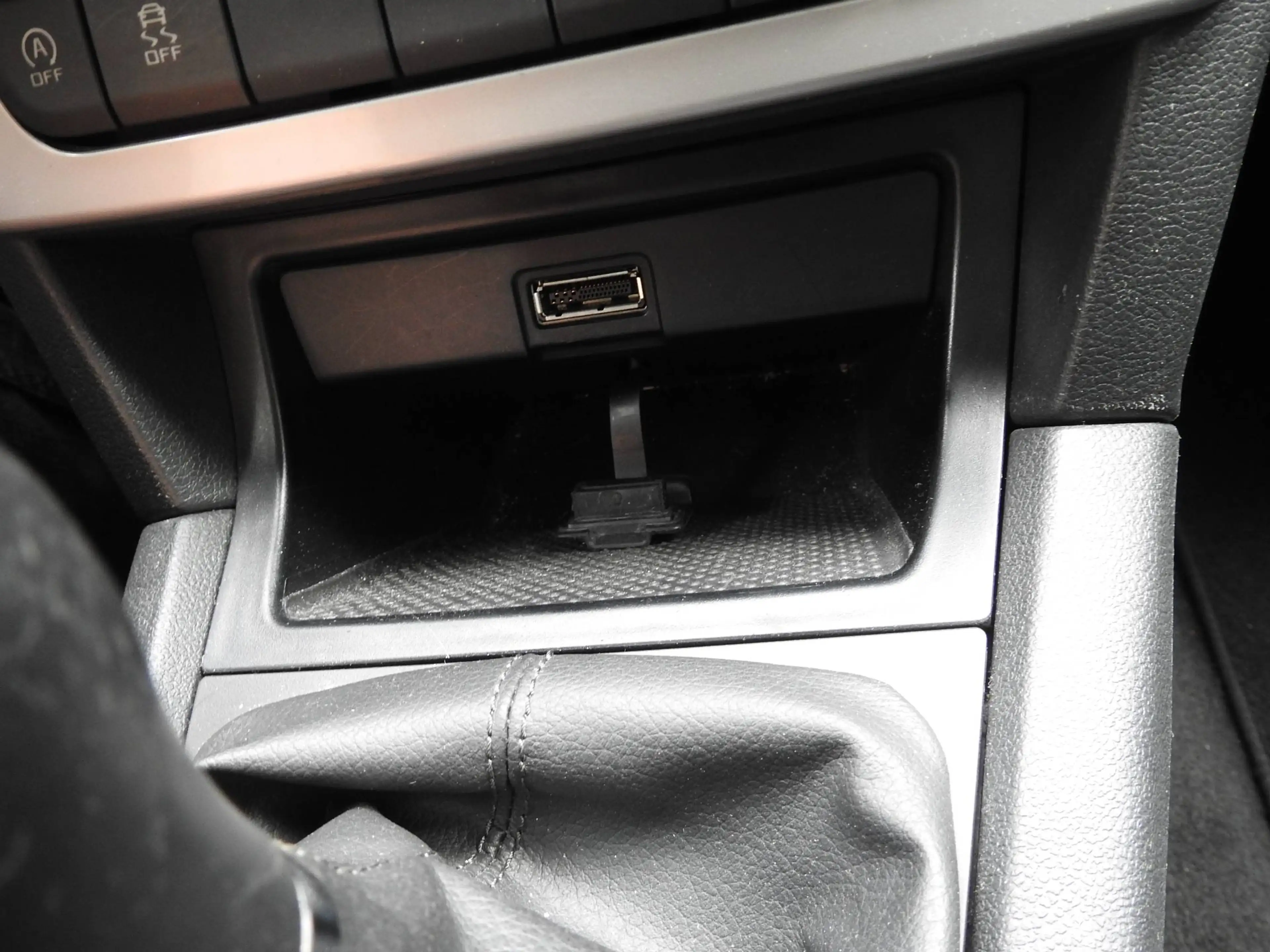 Skoda Yeti 1.4 TSI.122PS. Anhängerkupplung. Sitzheizung — photo 43