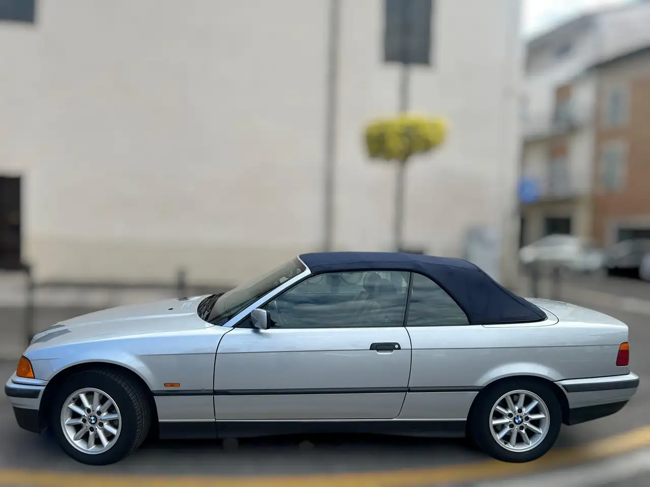 BMW 320 i Cabrio, foto 2