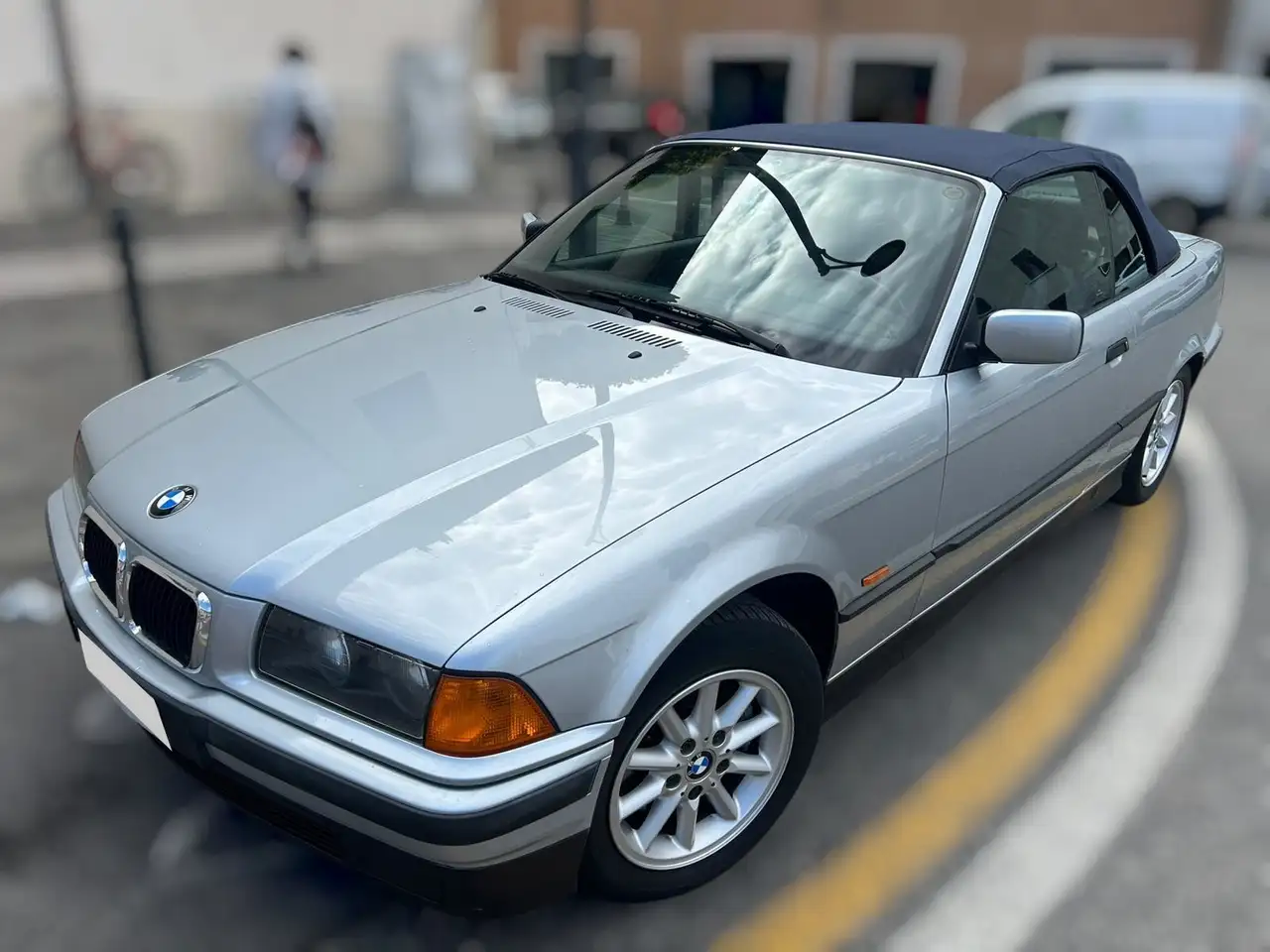 BMW 320 i Cabrio, foto 1