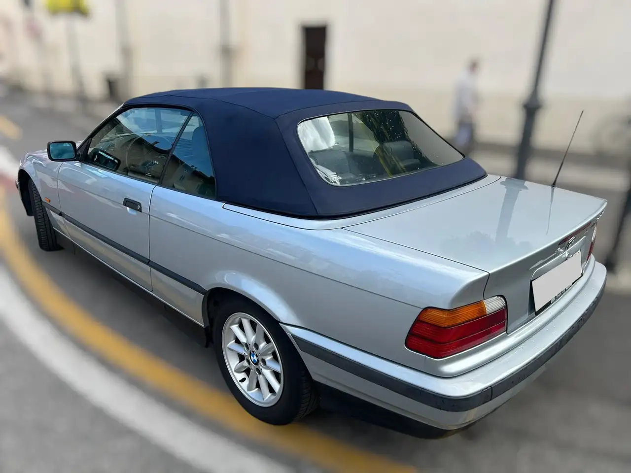 BMW 320 i Cabrio, foto 3