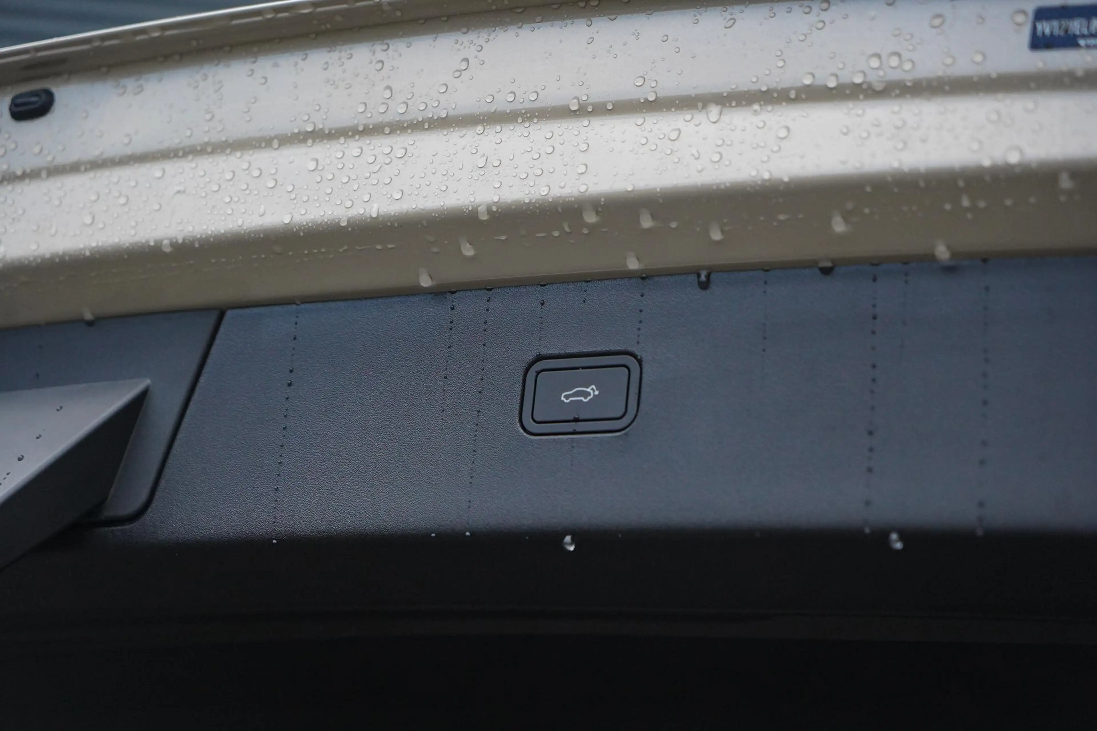 Volvo EX30 Cross Country P5 Long Range Plus Europa 69 kWh | S — photo 11