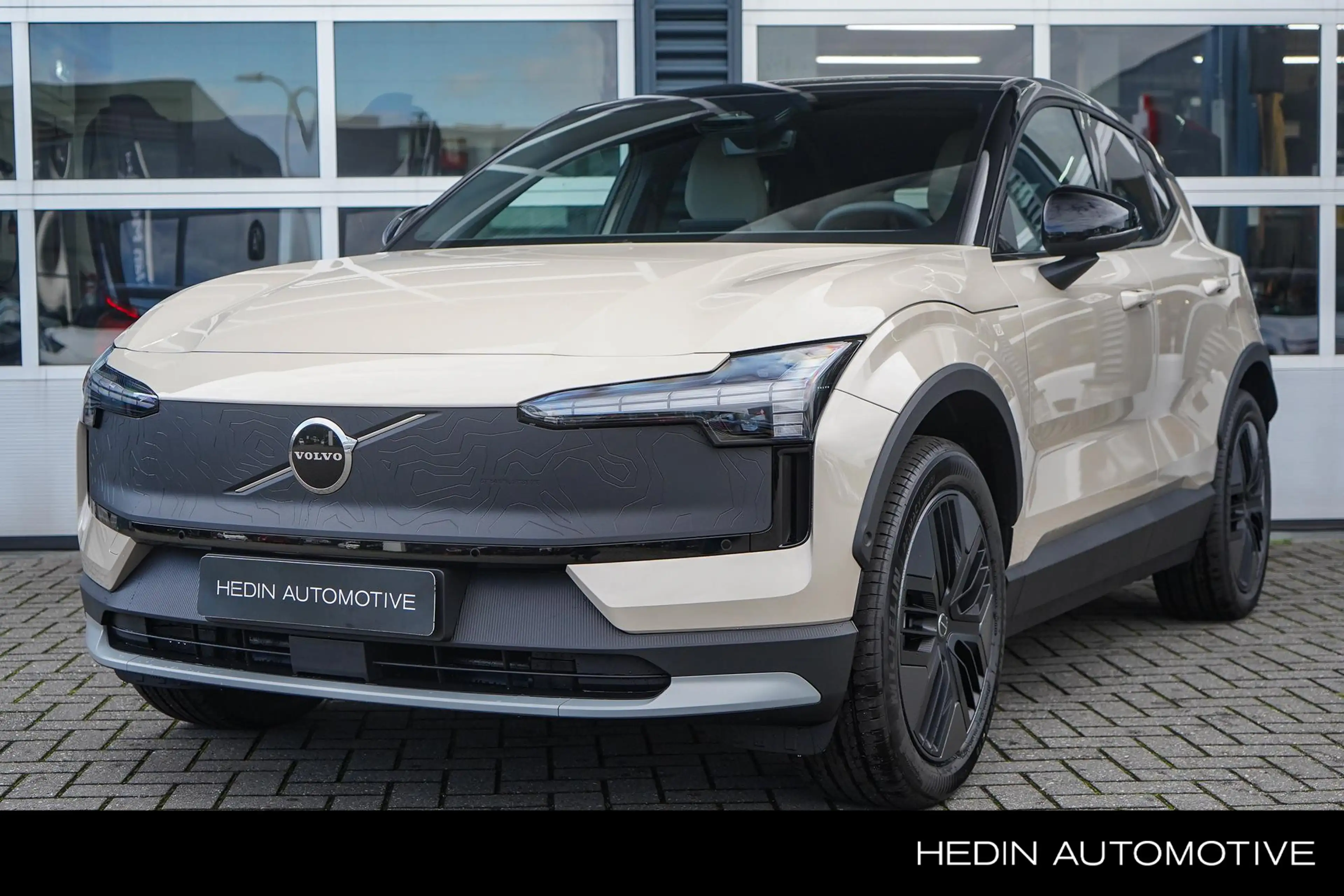 Volvo EX30 Cross Country P5 Long Range Plus Europa 69 kWh | S