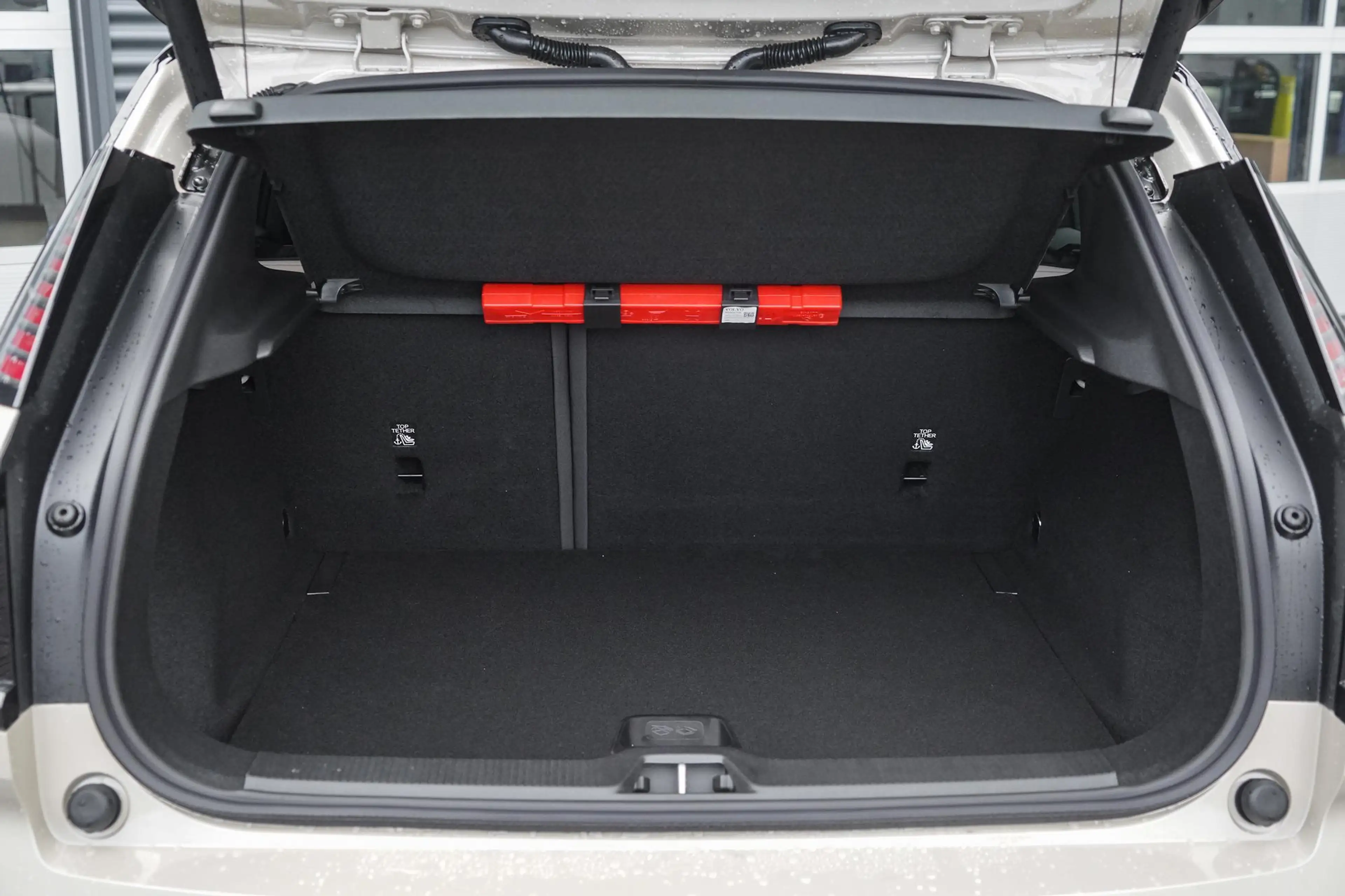 Volvo EX30 Cross Country P5 Long Range Plus Europa 69 kWh | S — photo 10