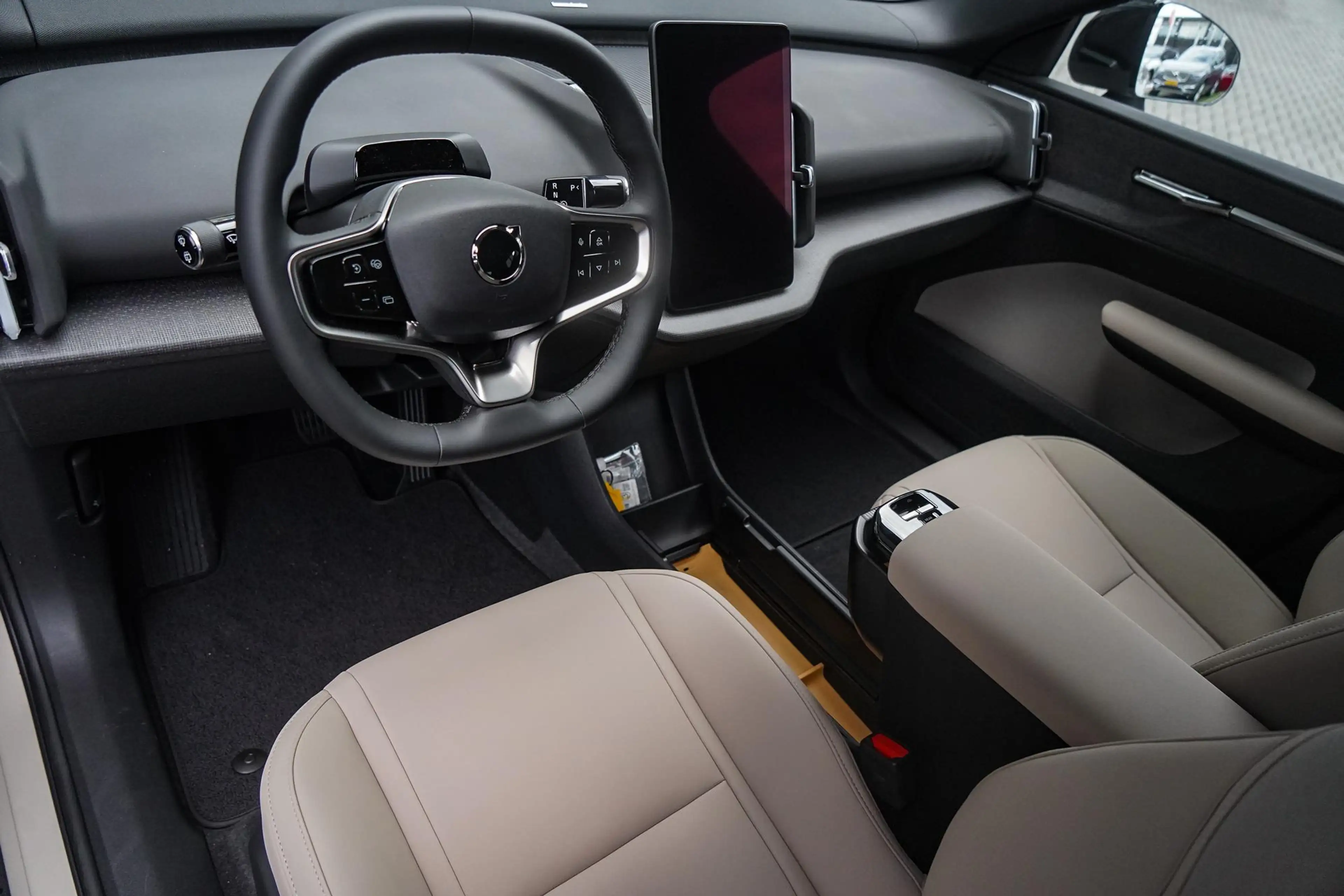 Volvo EX30 Cross Country P5 Long Range Plus Europa 69 kWh | S — photo 12