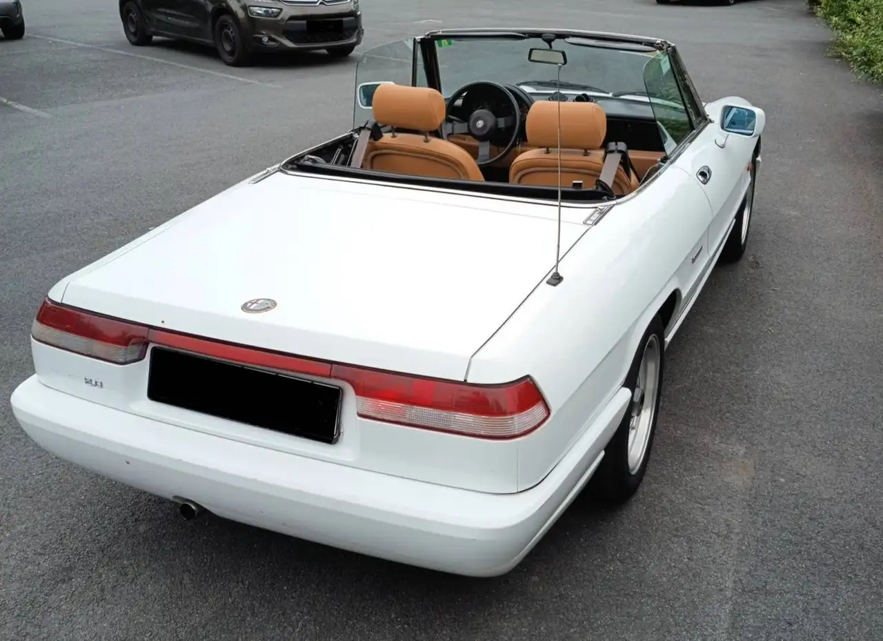 Alfa Romeo Spider 2.0, foto 2