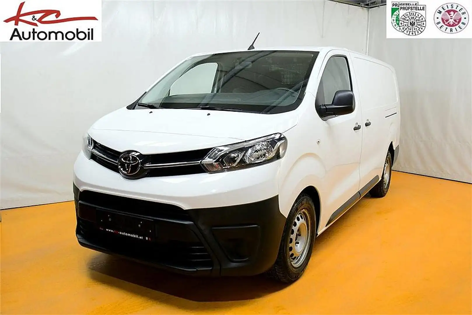 Toyota Proace Pro Ace 2,0 D-4D 120 L2 Lang Schwarz - 1