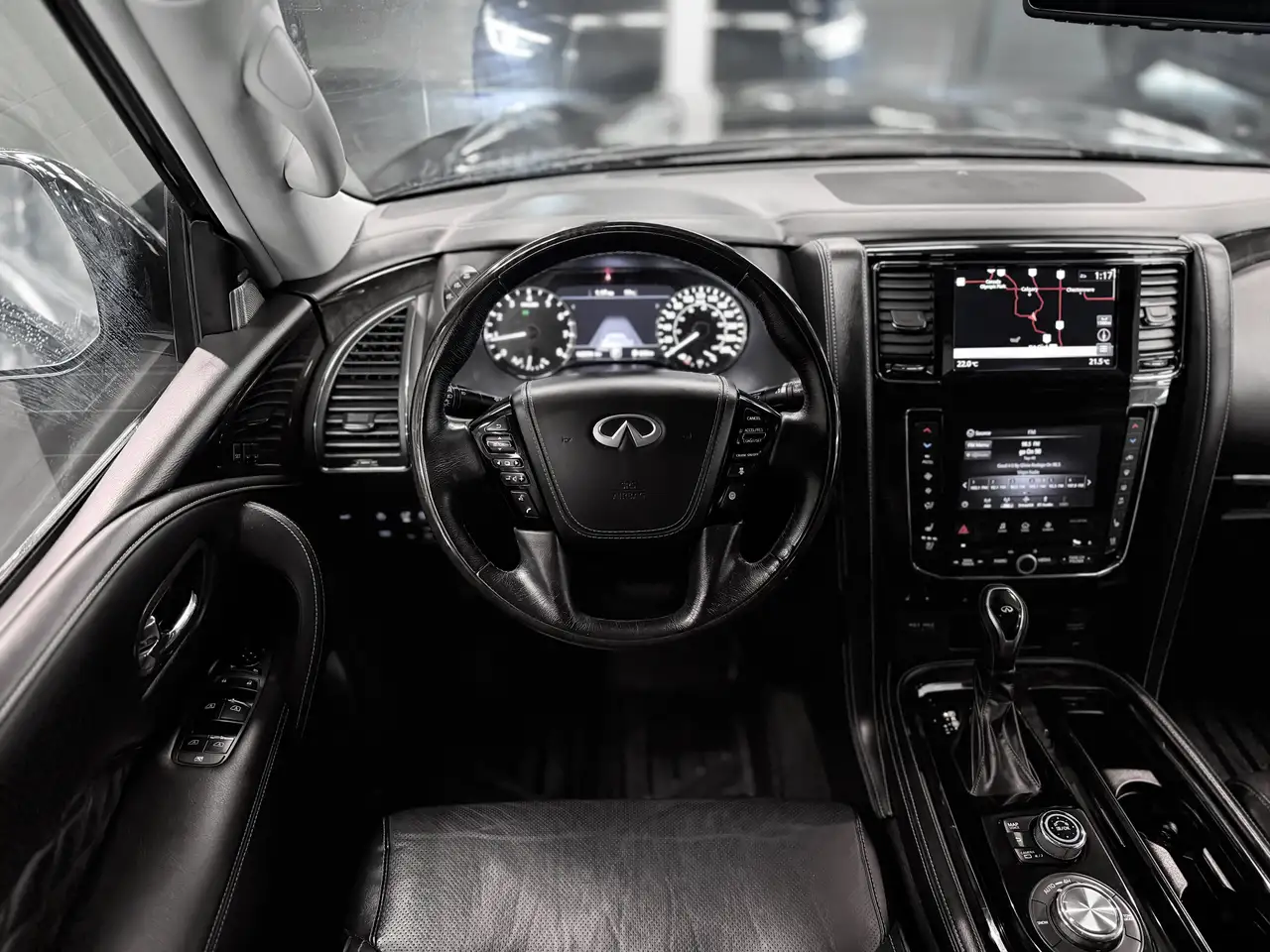 Infiniti QX80 photo Infiniti QX80