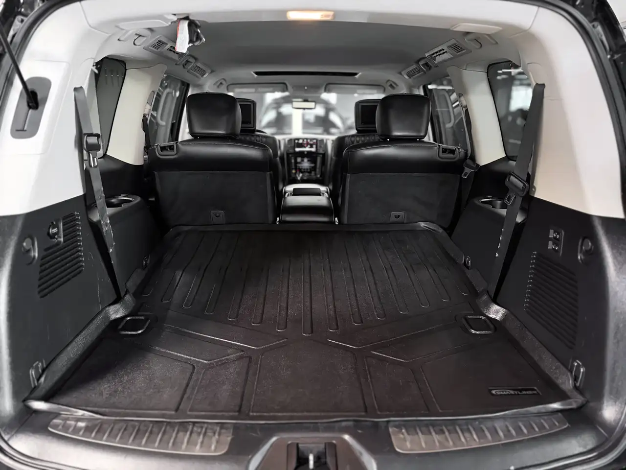 Infiniti QX80 photo Infiniti QX80