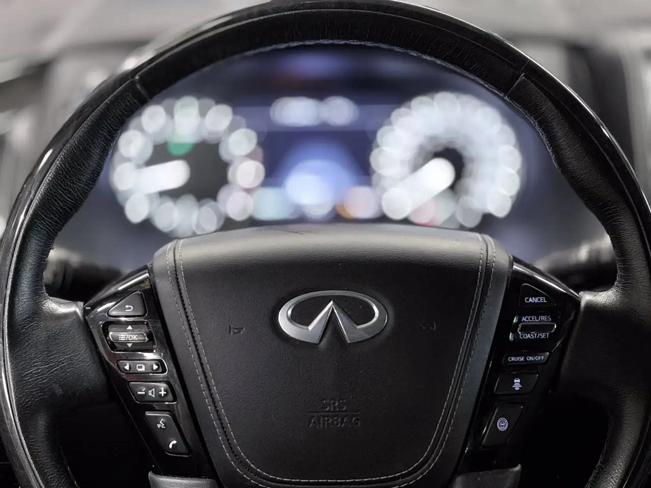 Infiniti QX80 photo Infiniti QX80