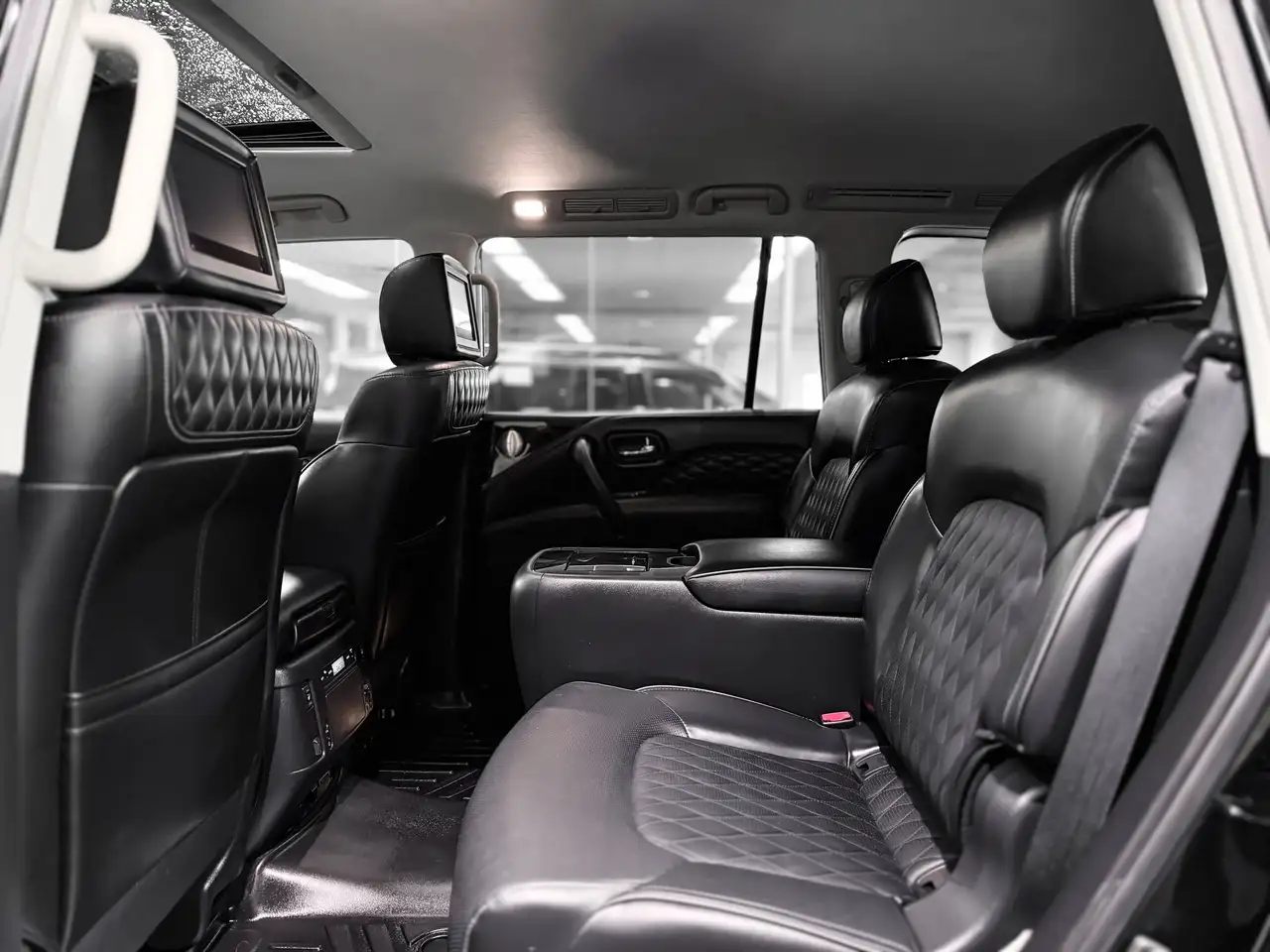 Infiniti QX80 photo Infiniti QX80