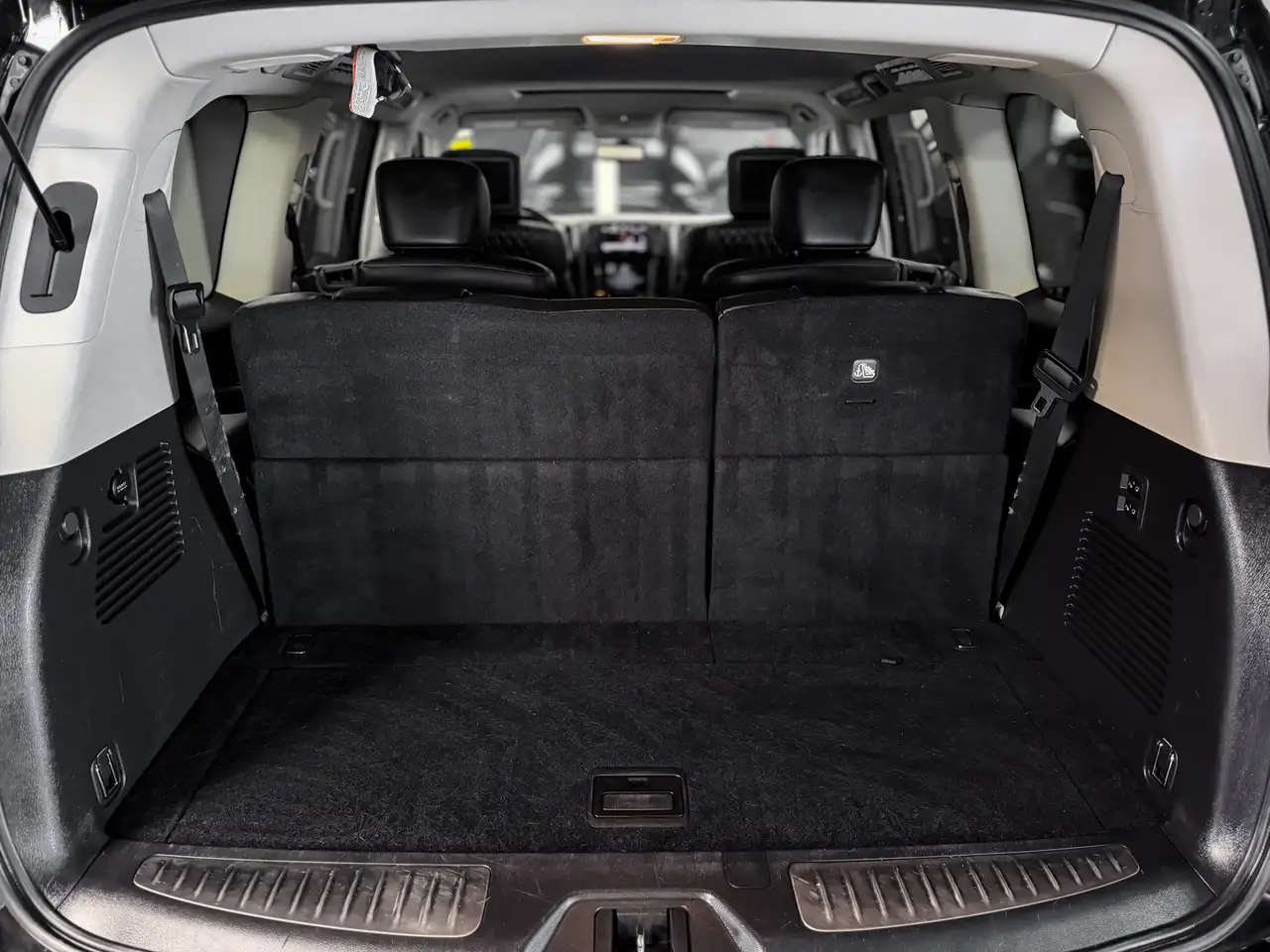 Infiniti QX80 photo Infiniti QX80