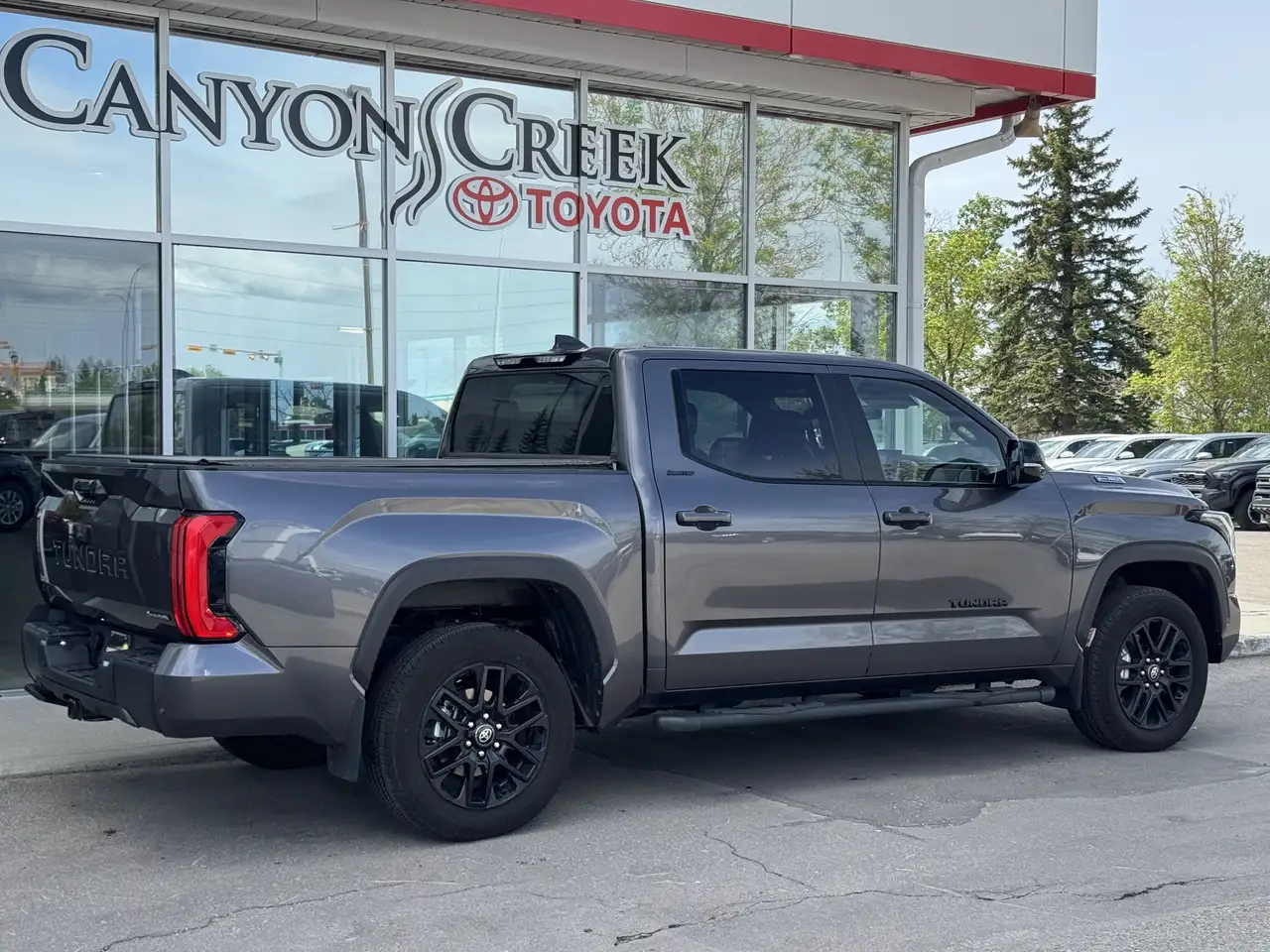 Toyota Tundra снимка Toyota Tundra